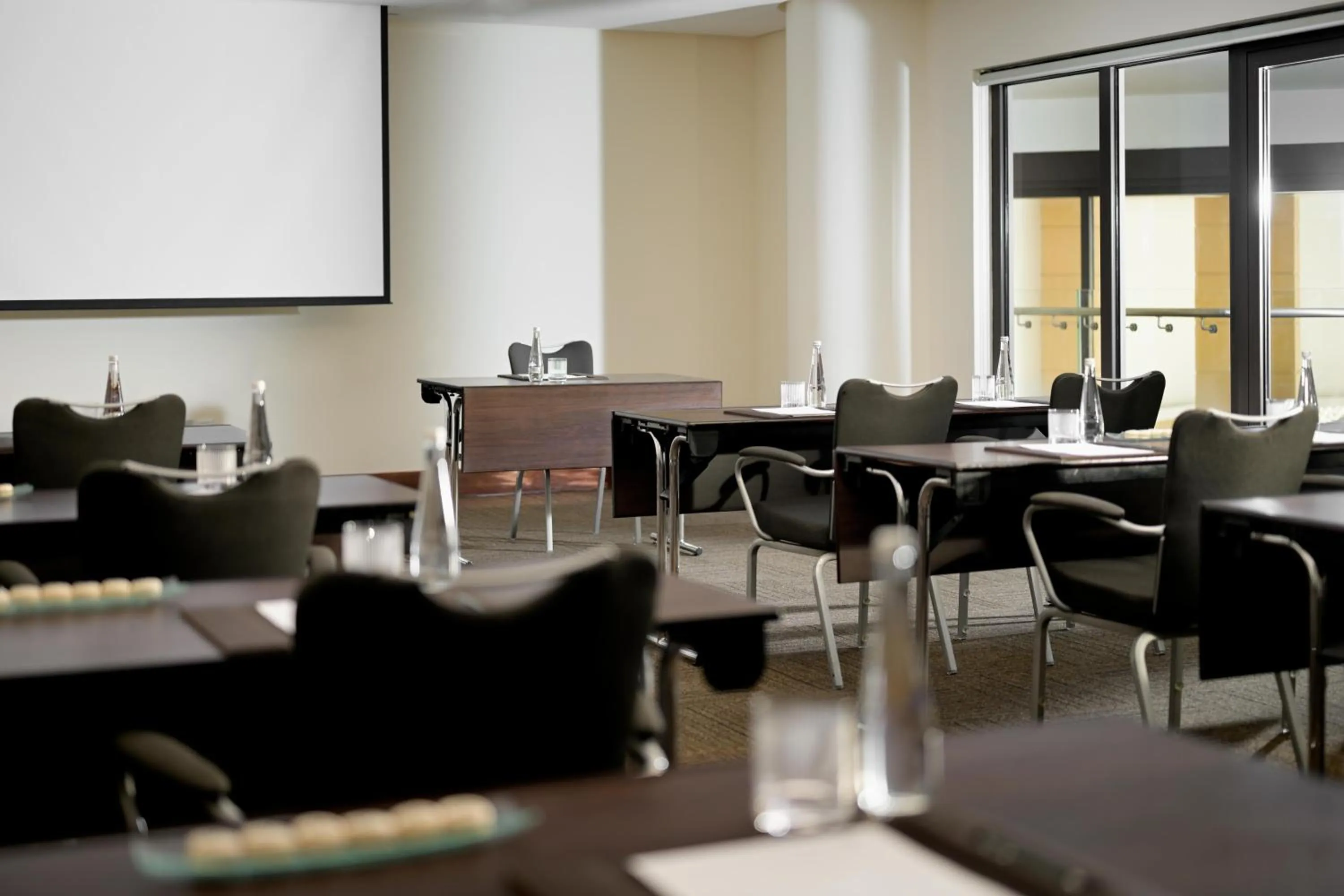 Meeting/conference room in JA Ocean View Hotel, Jumeirah Beach Dubai