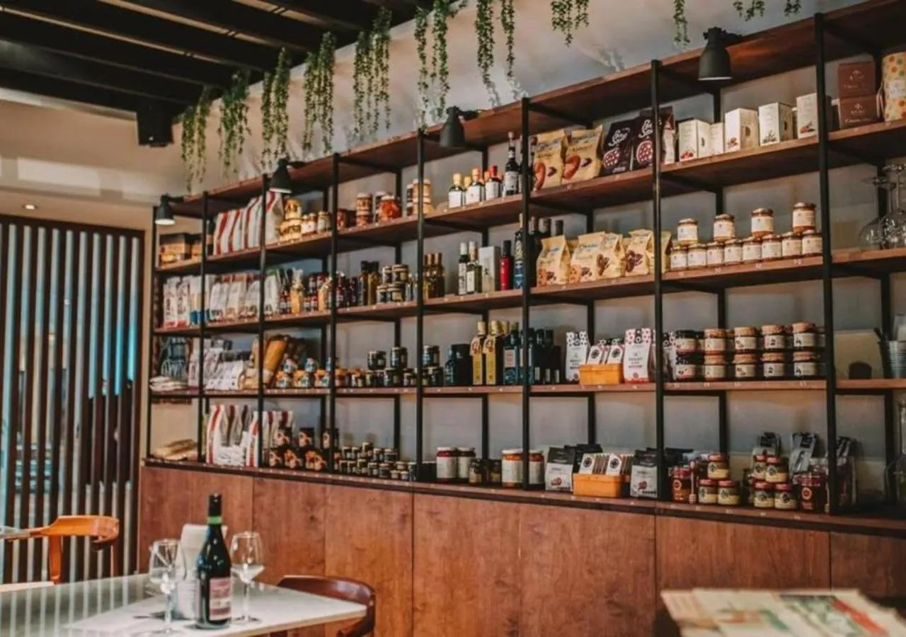 Restaurant/places to eat in JA Ocean View Hotel, Jumeirah Beach Dubai