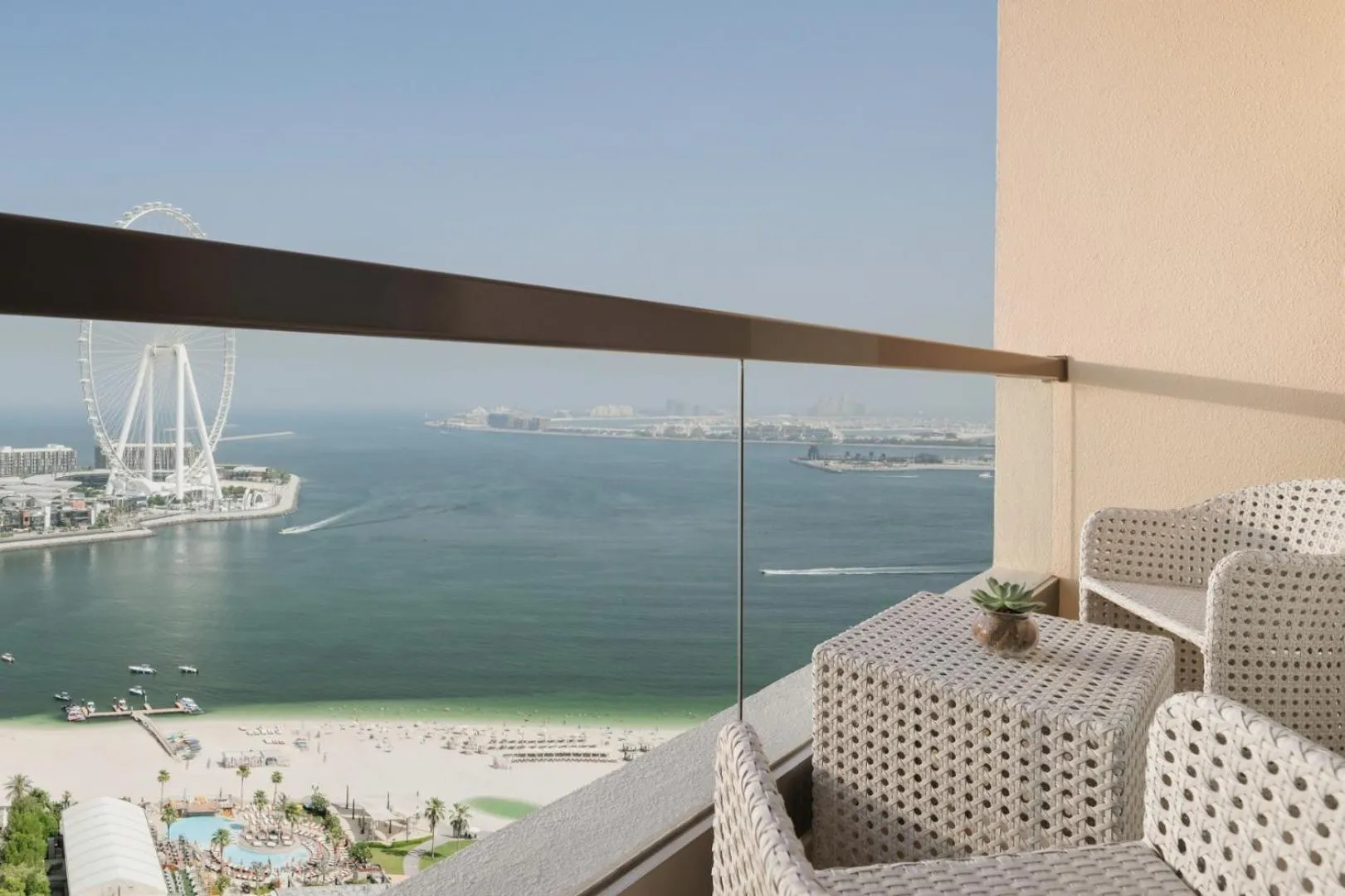 JA Ocean View Hotel, Jumeirah Beach Dubai