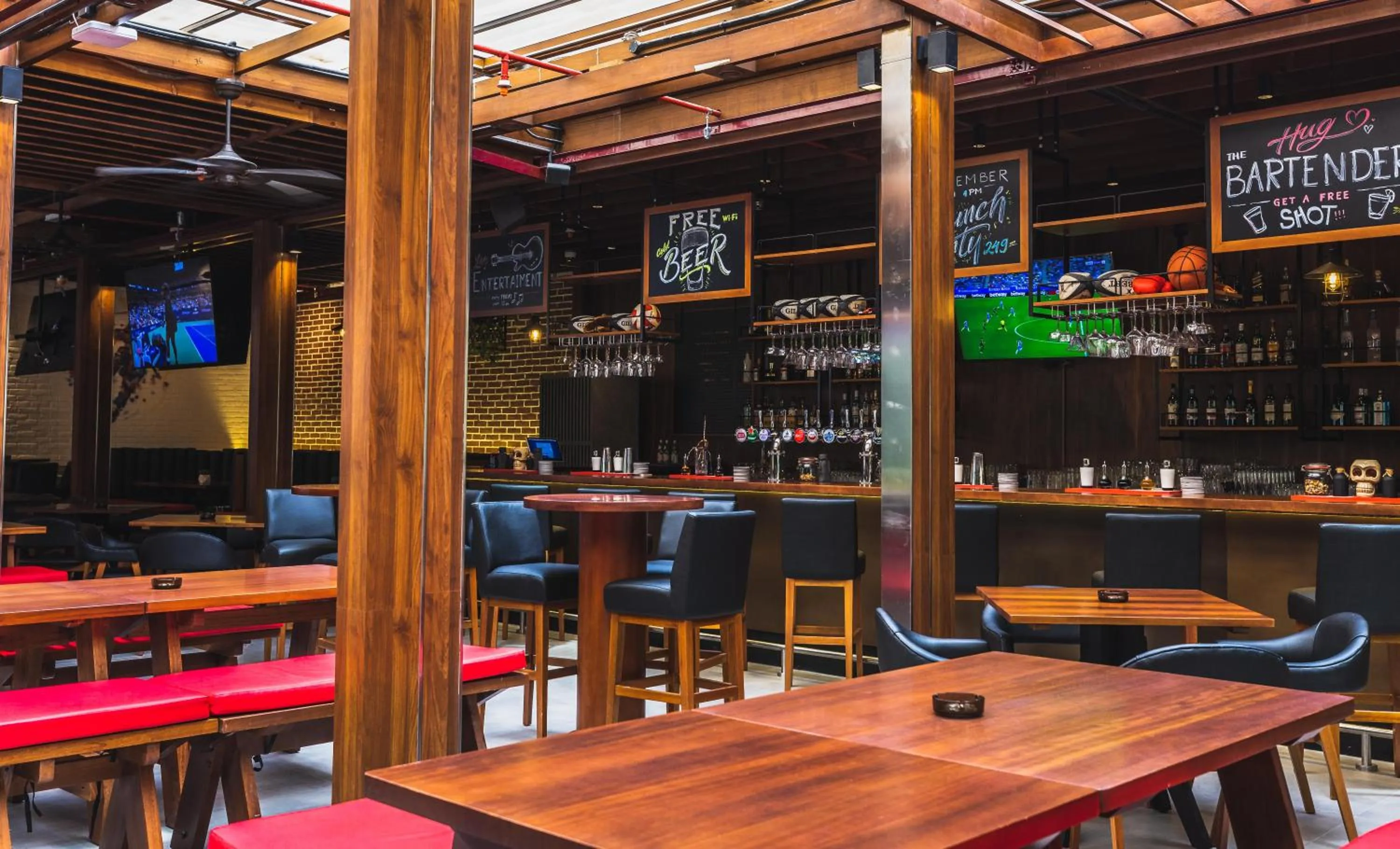 Lounge or bar in JA Ocean View Hotel, Jumeirah Beach Dubai