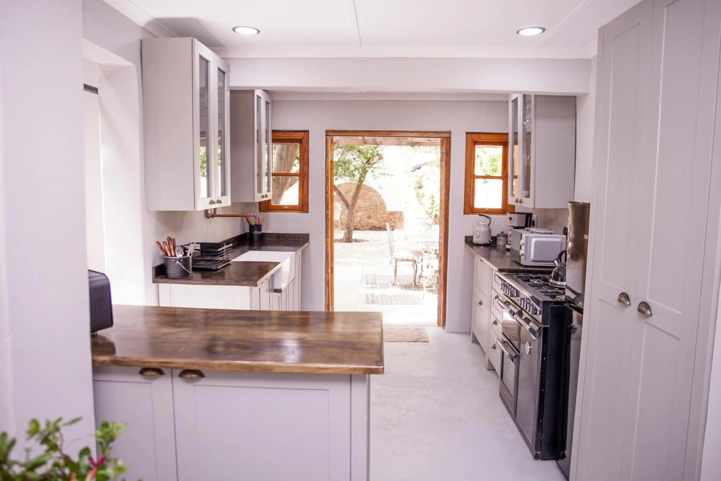 Kitchen or kitchenette in Compass View