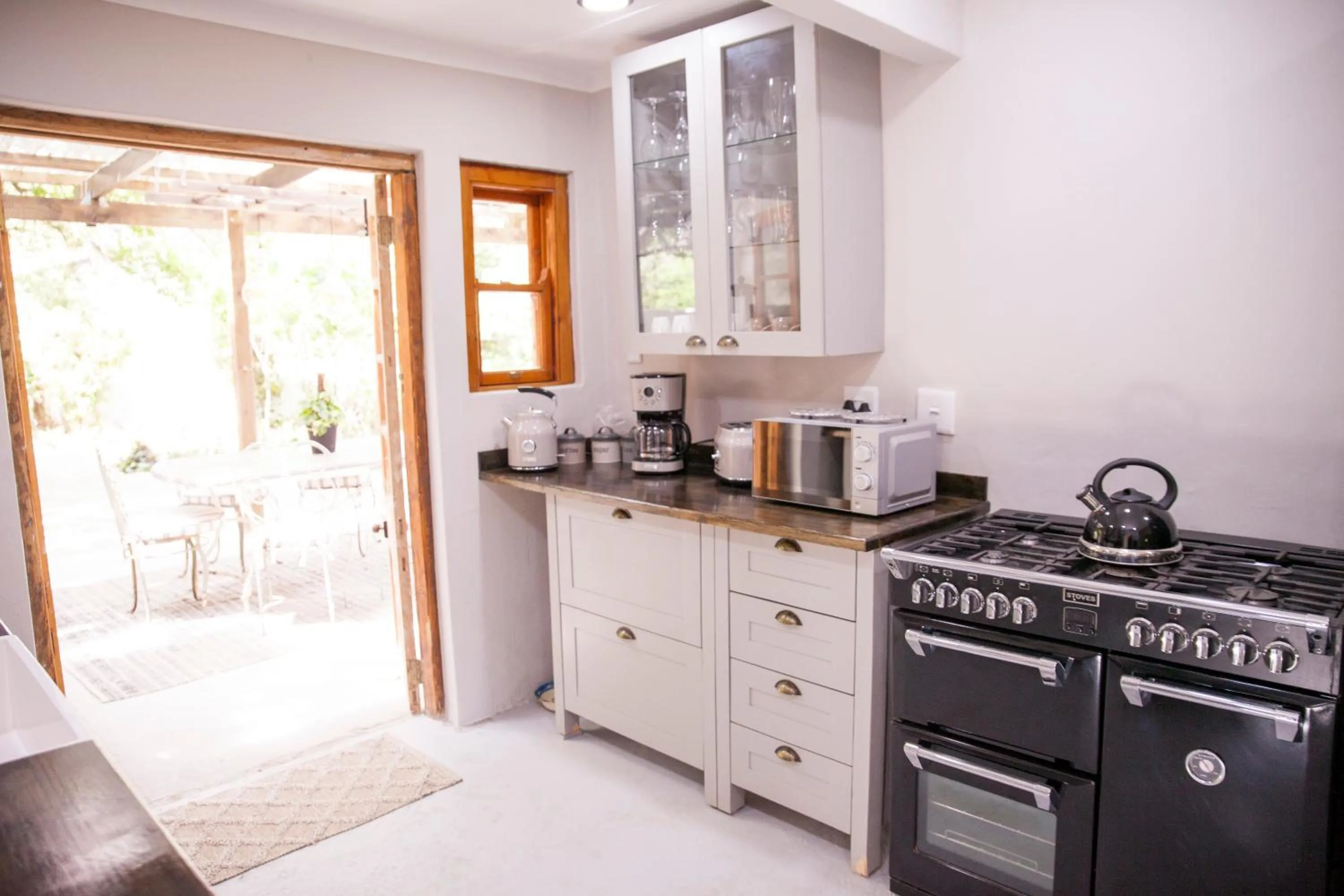 Coffee/tea facilities in Compass View