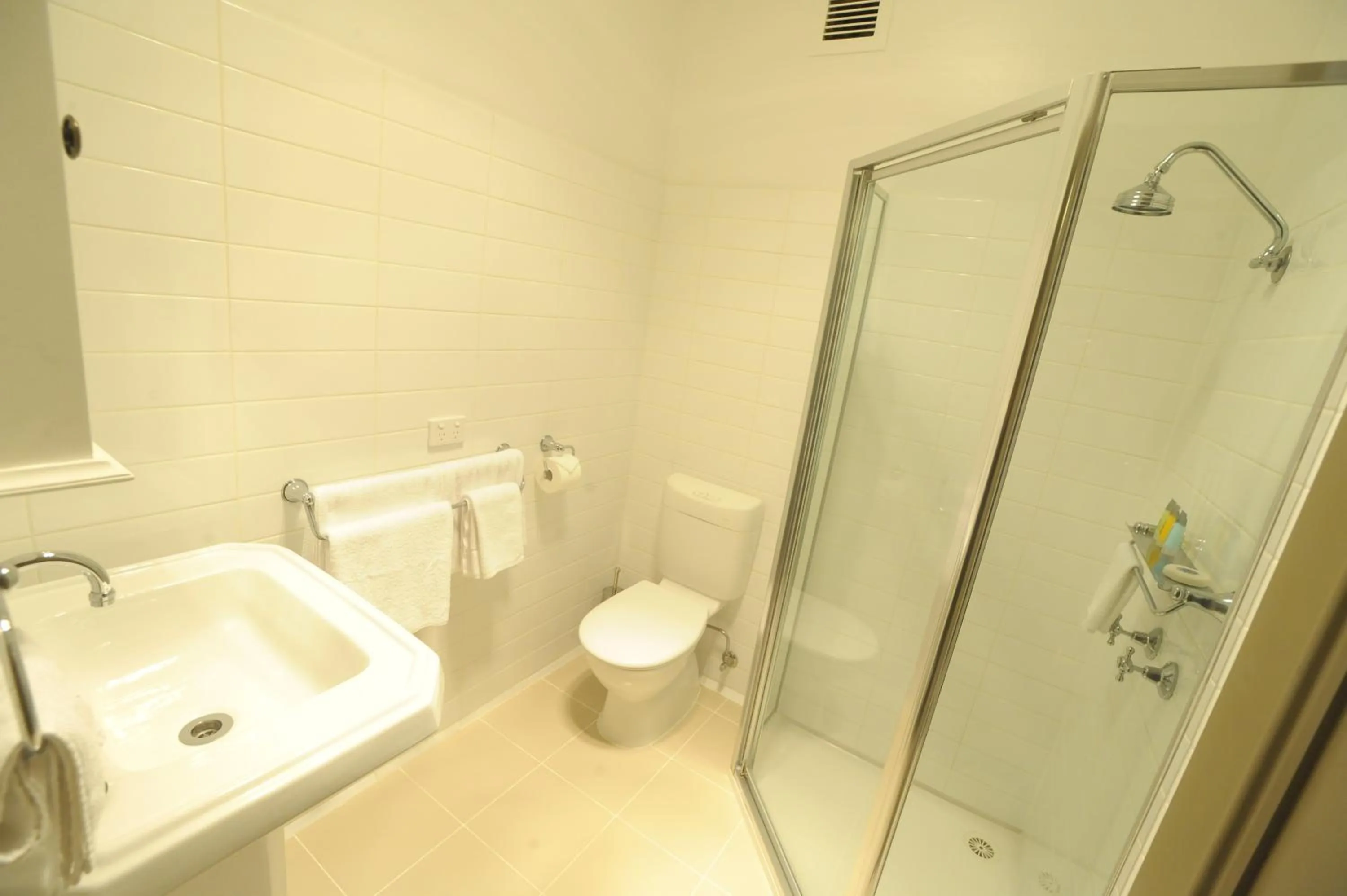 Bathroom in Sovereign Hill Hotel