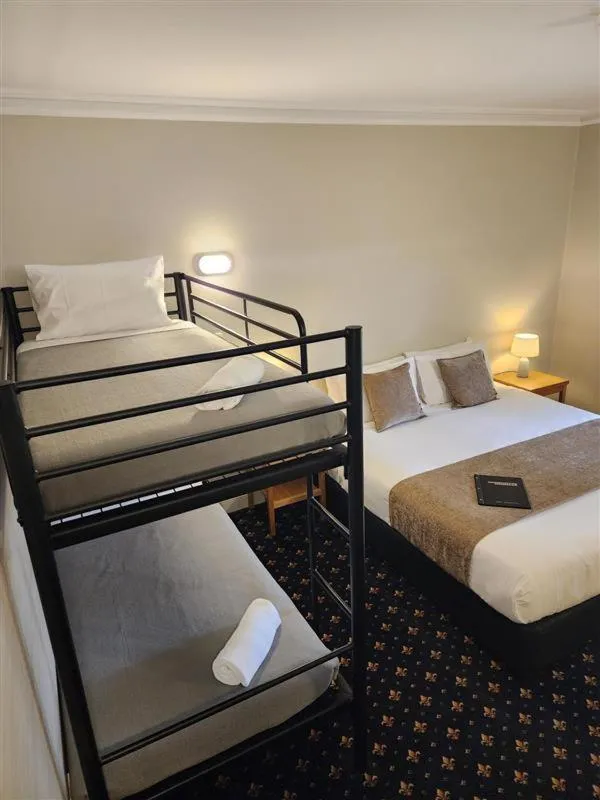 bunk bed, Bed in Sovereign Hill Hotel