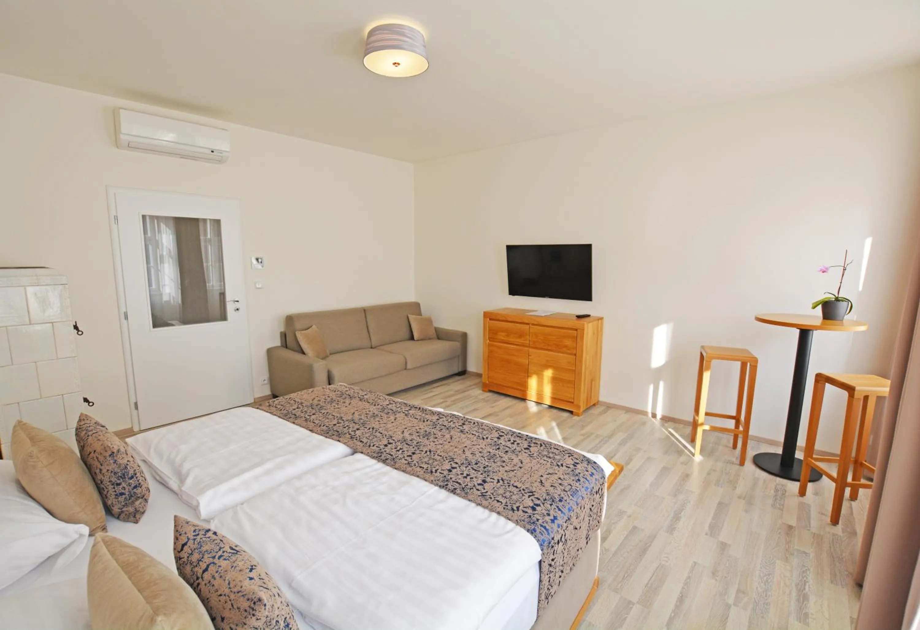 Photo of the whole room, Bed in Historic Centre Aparthotel X