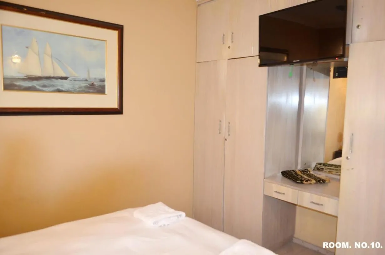 Photo of the whole room, Bed in ST@Y-1-BnB