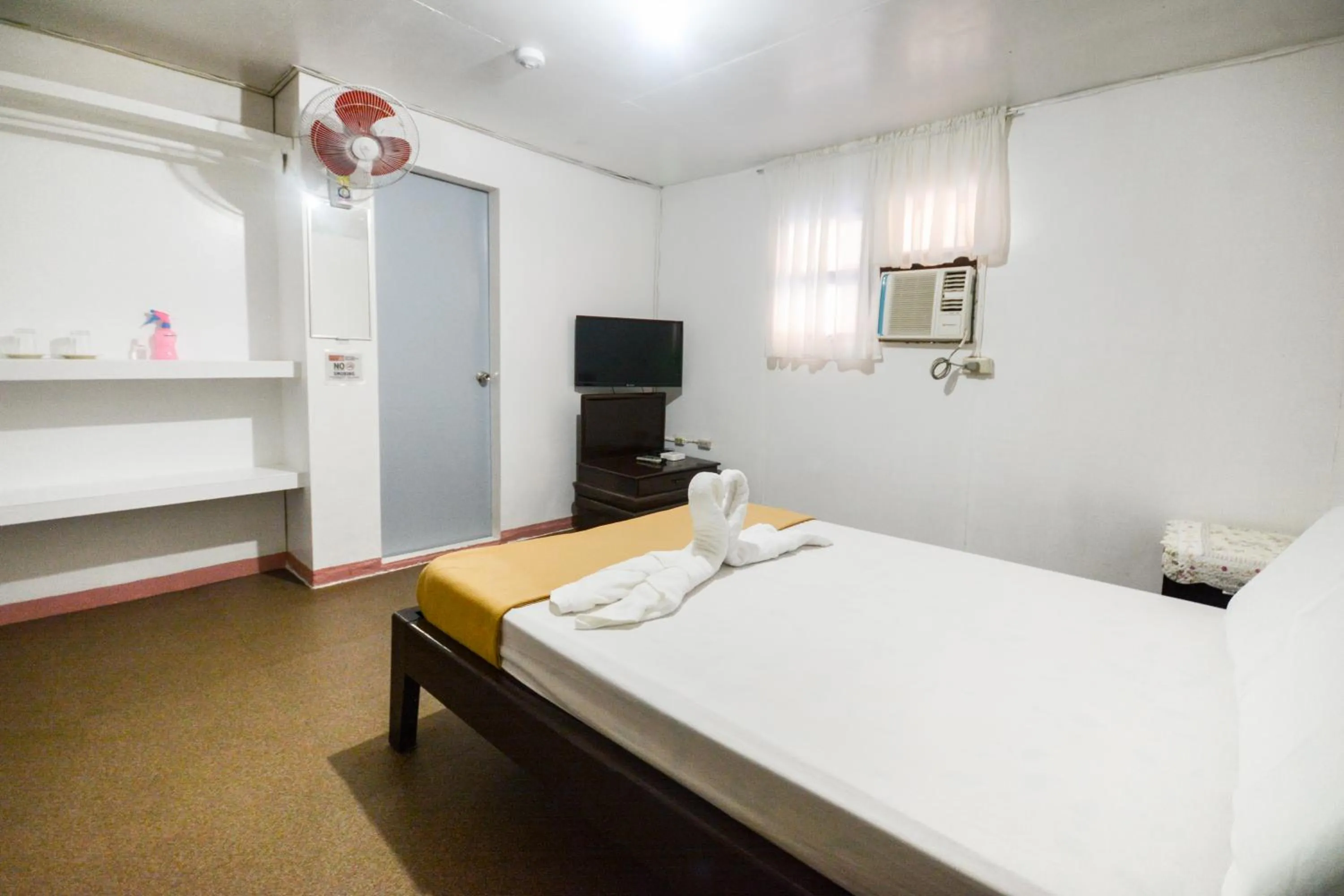 Bedroom, Bed in Boracay Morning Beach Resort