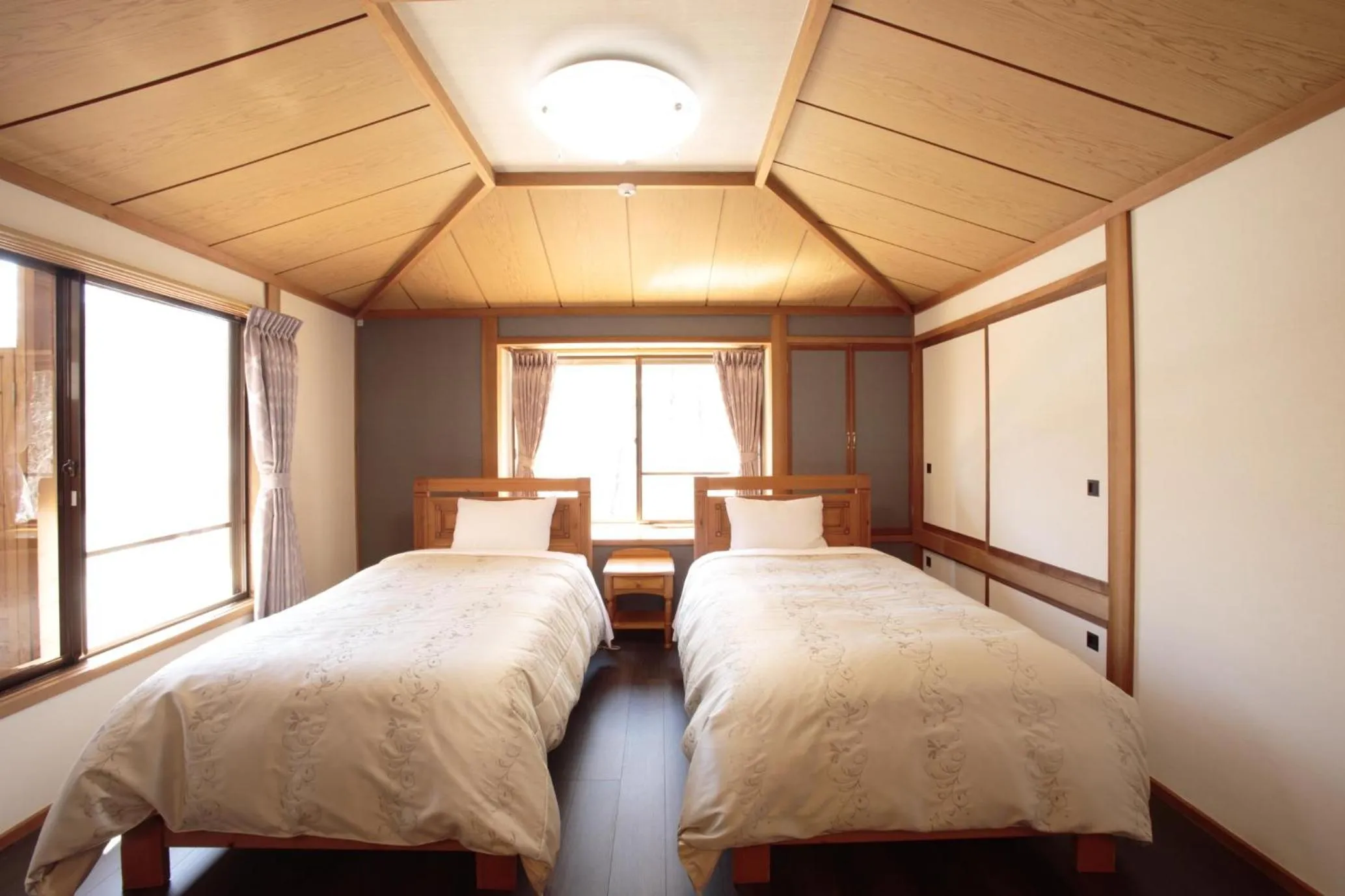 Bedroom, Bed in Izumigo AMBIENT Yatsugatake Cottage