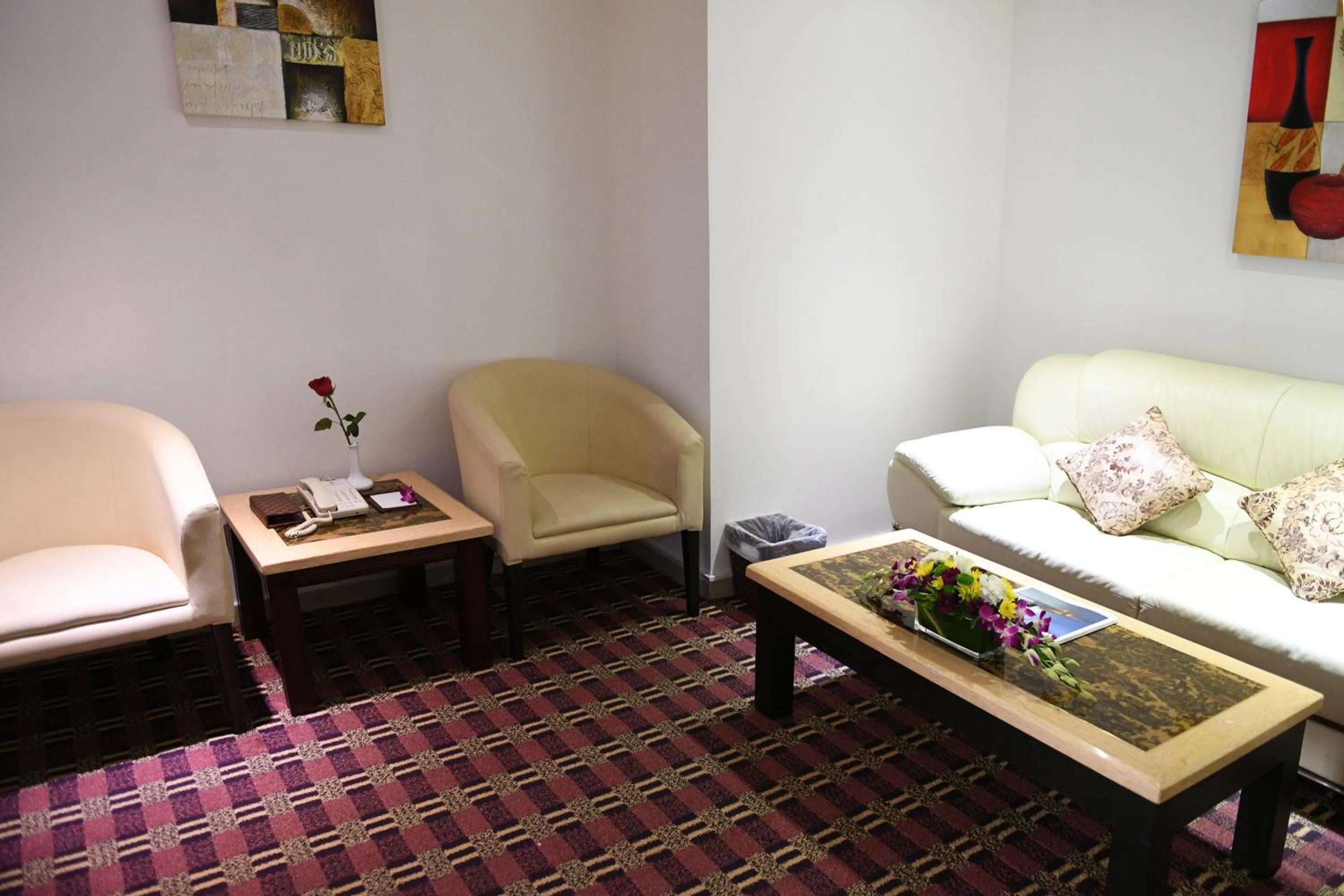 Living room in Juffair Gate Hotel