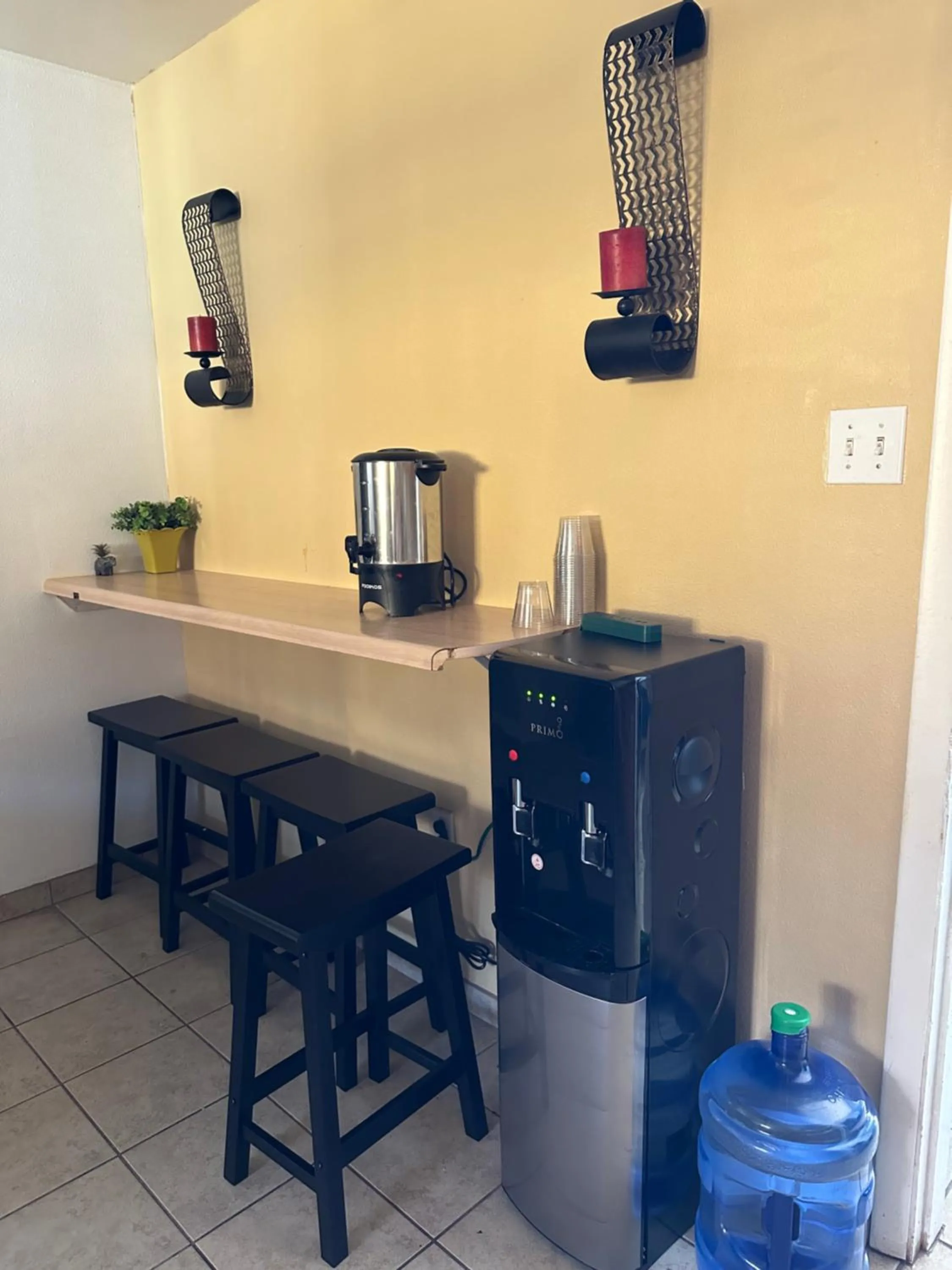 Kitchen or kitchenette in WILLIAMS AZ HOSTEL