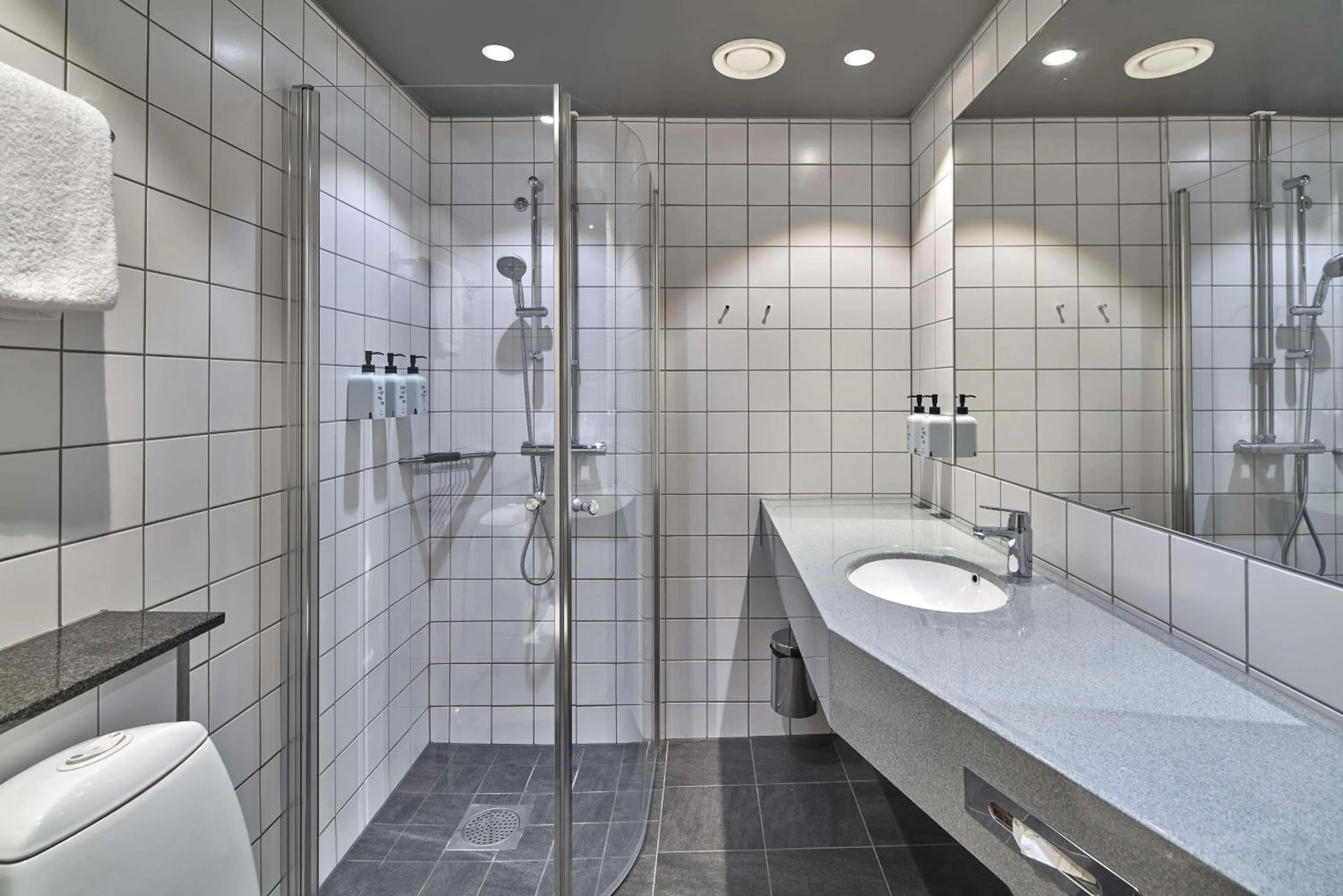 Bathroom in Scandic Mölndal