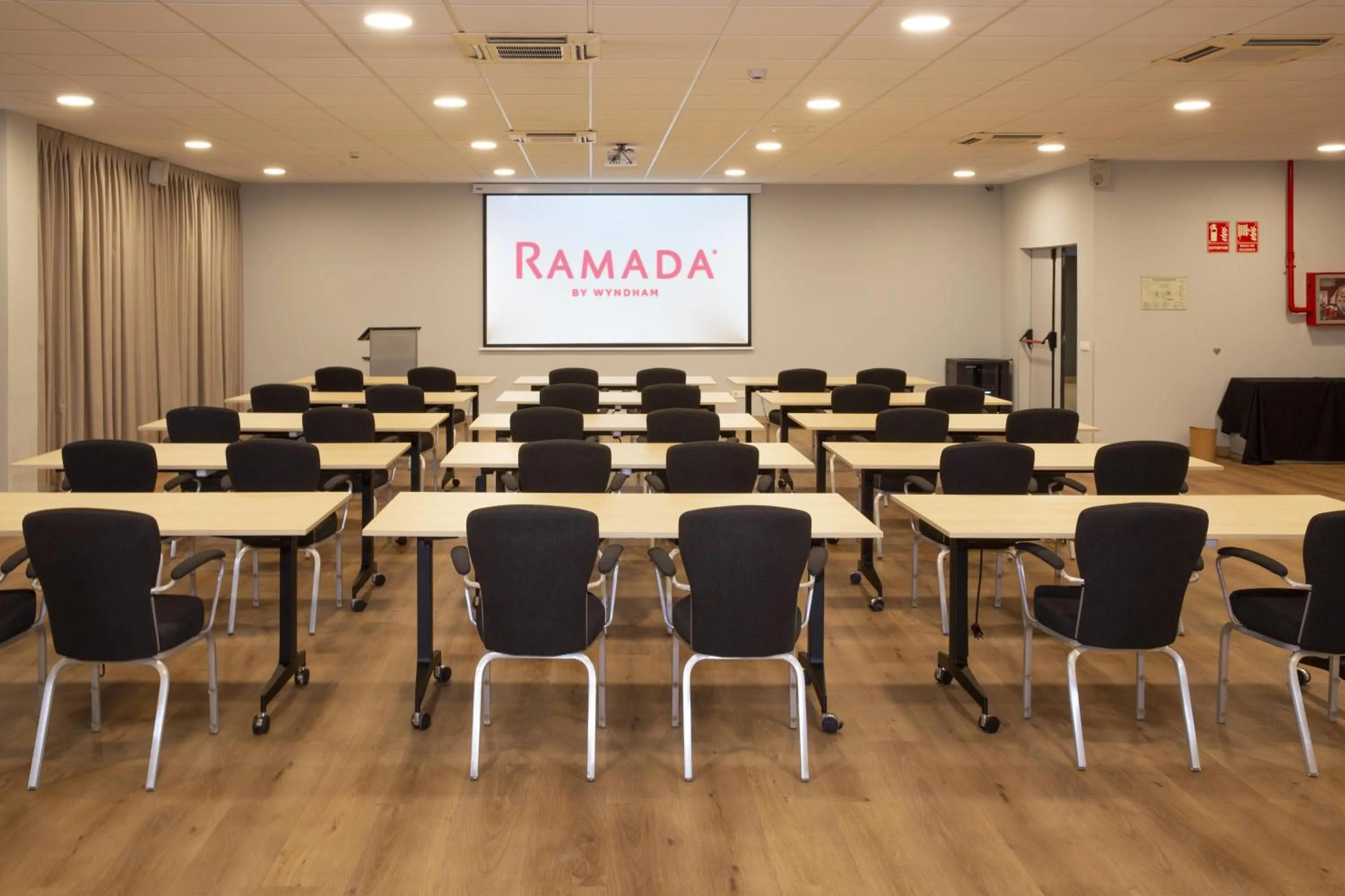 Meeting/conference room in Ramada by Wyndham Madrid Getafe