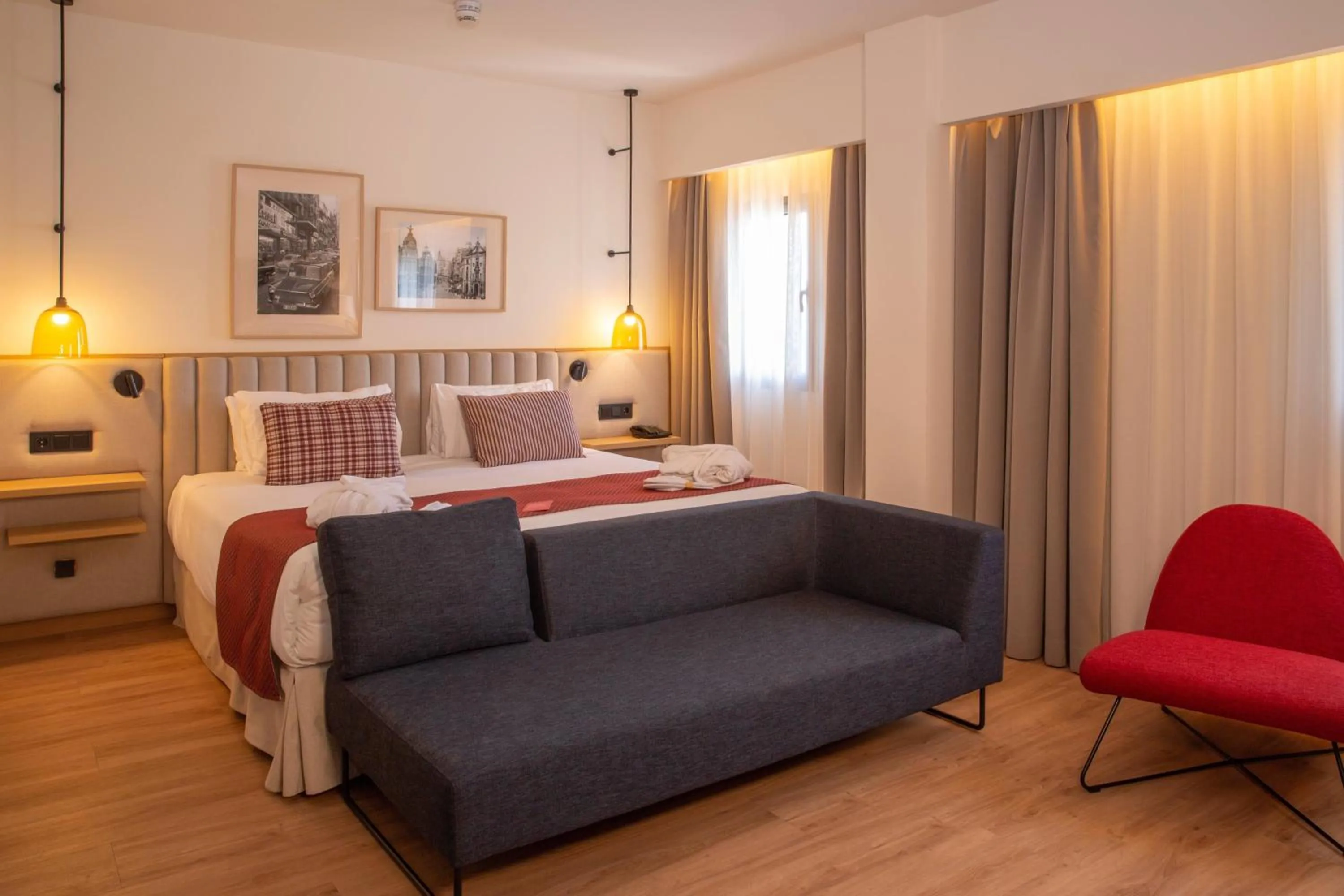 Photo of the whole room, Bed in Ramada by Wyndham Madrid Getafe
