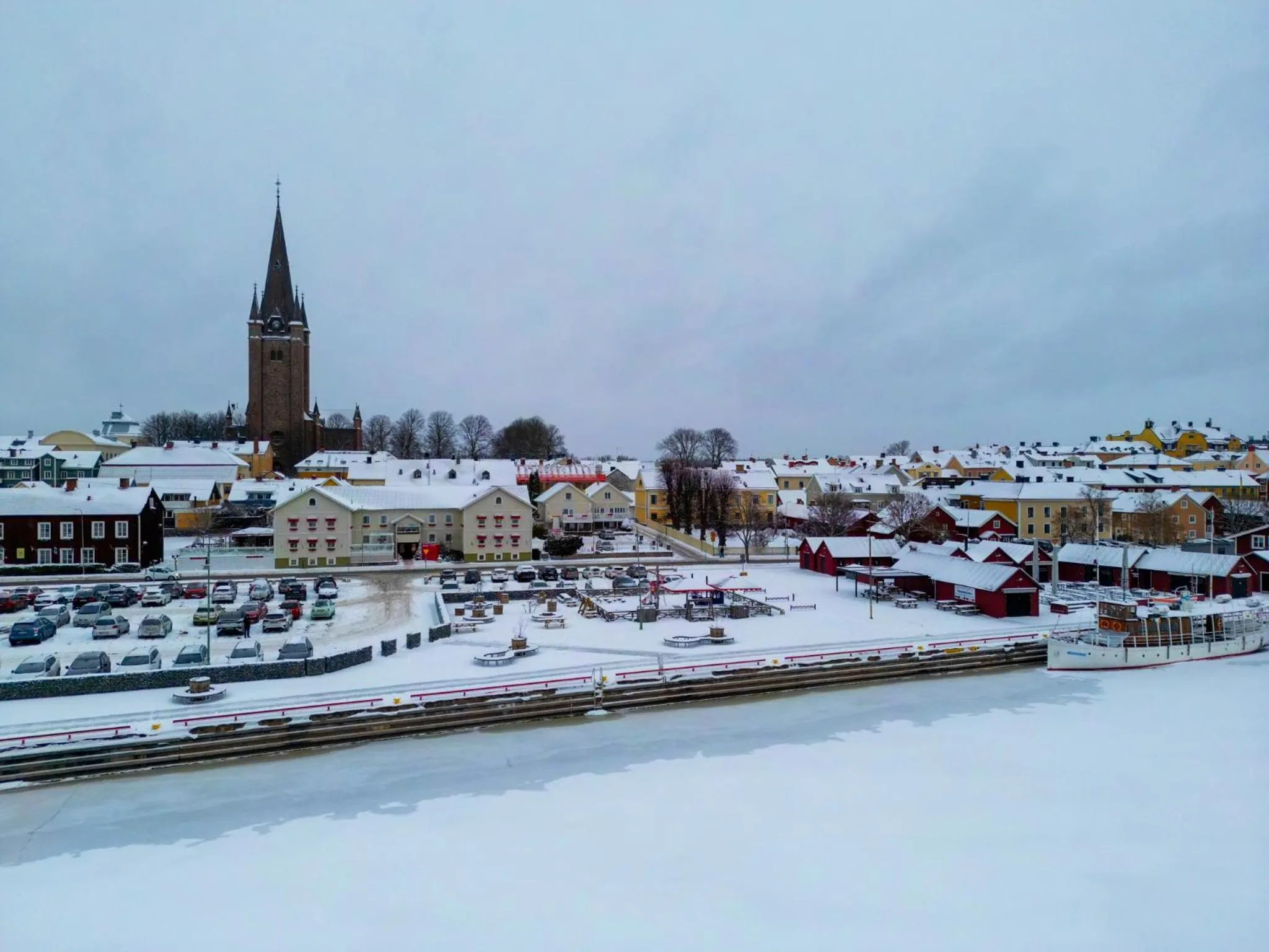 Winter in Vänerport Lakefront Hotell