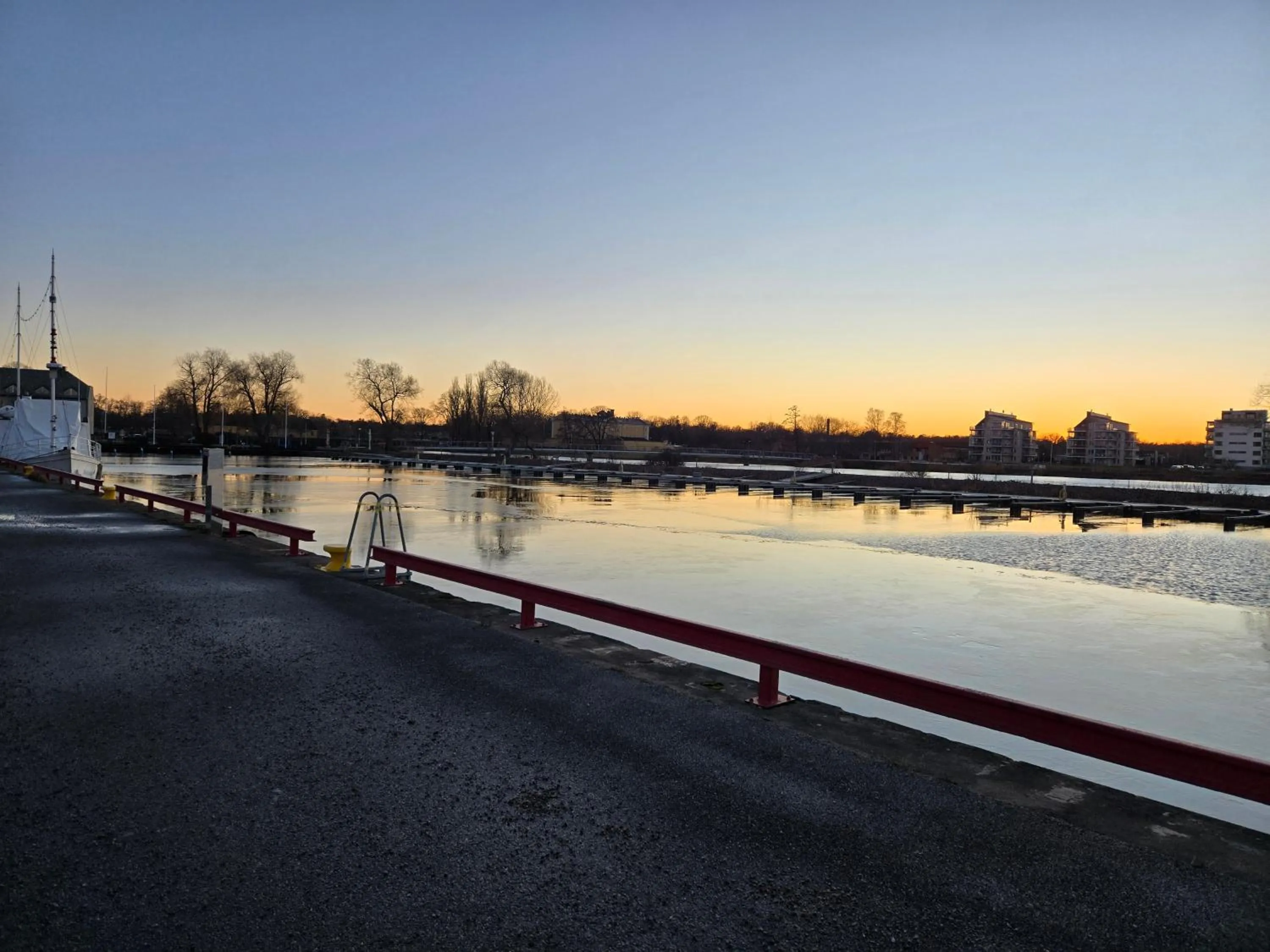 Day in Vänerport Lakefront Hotell