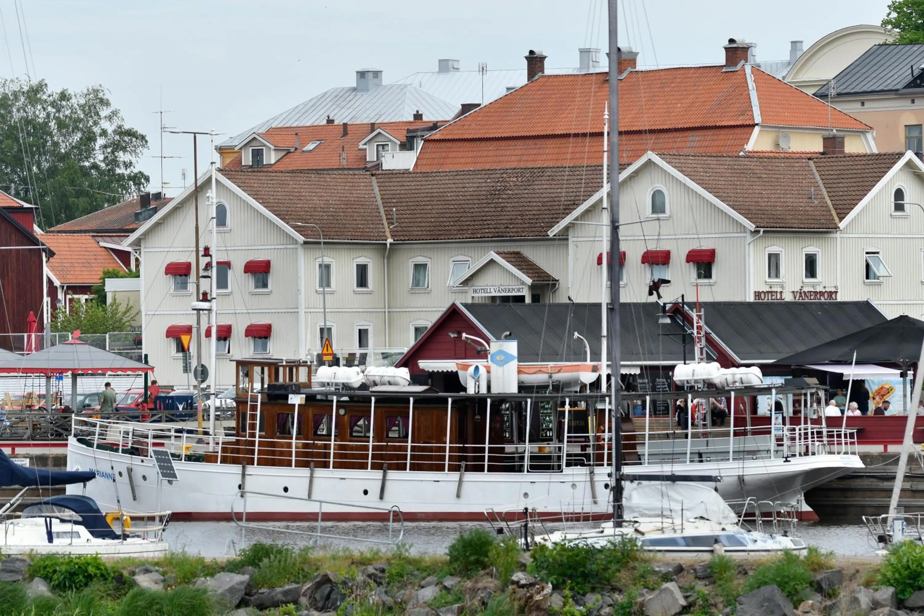 Facade/entrance in Vänerport Lakefront Hotell