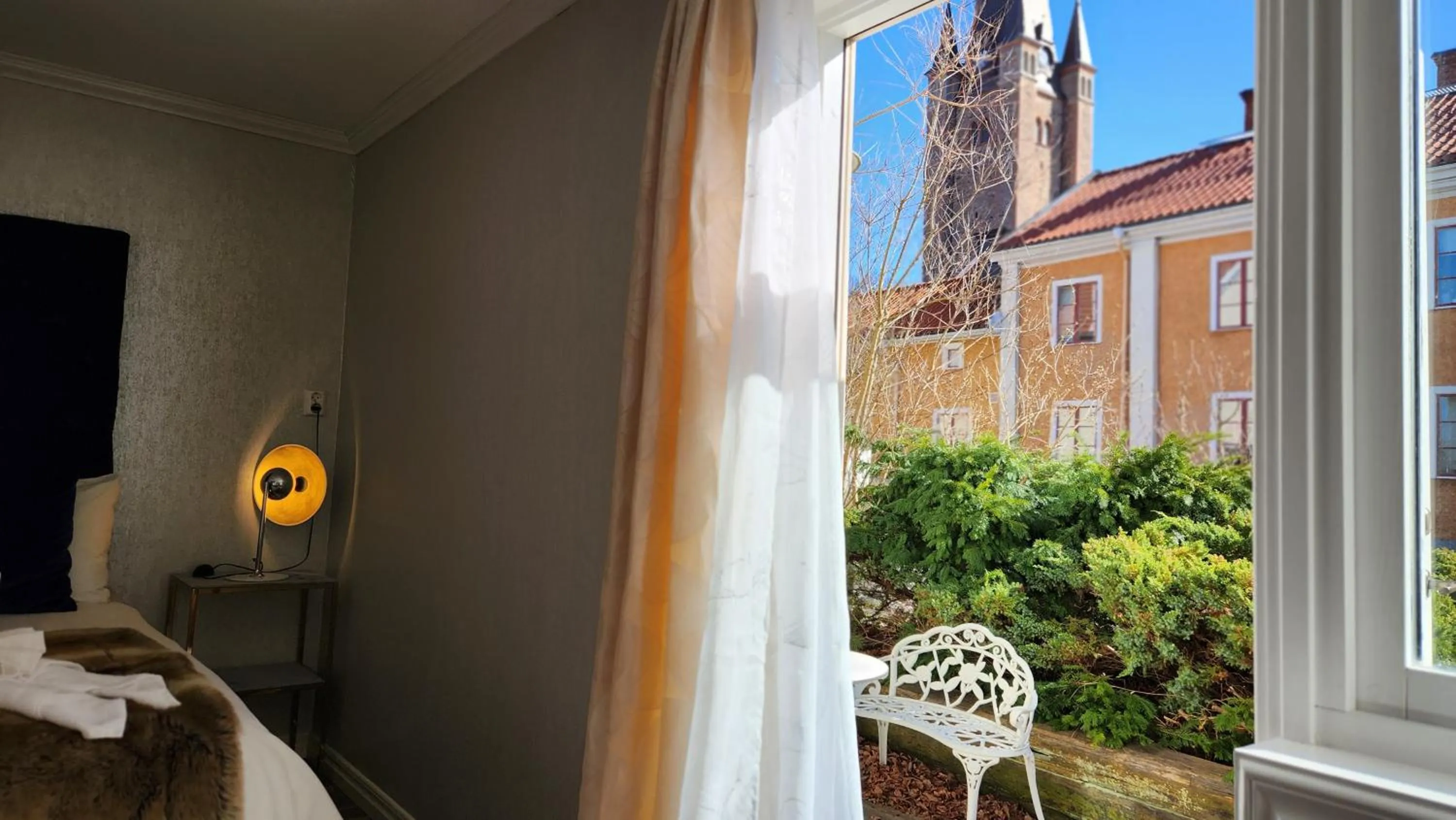 Garden view in Vänerport Lakefront Hotell