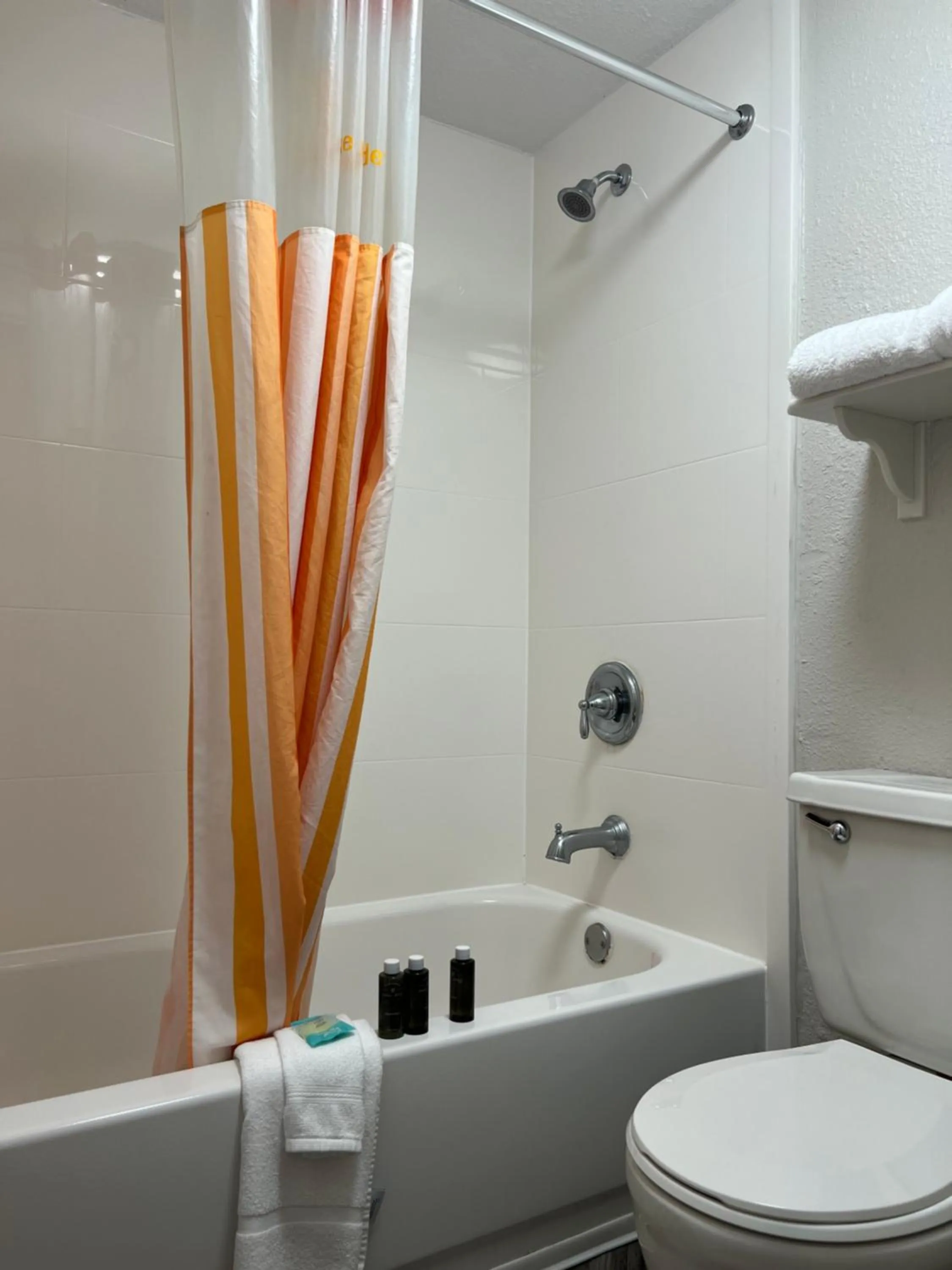 Bathroom in La Quinta Inn by Wyndham College Station