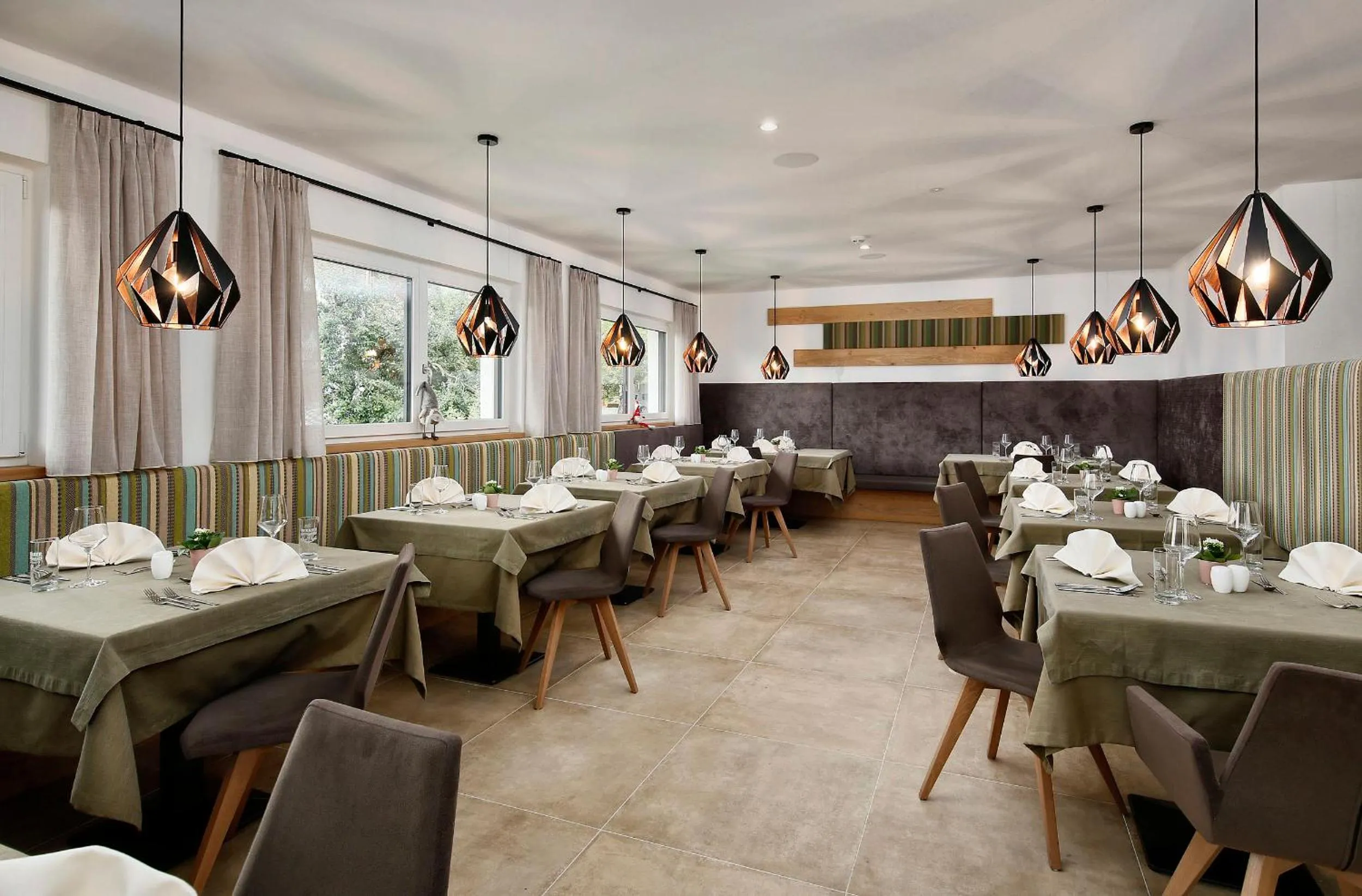 Restaurant/places to eat in Appartement-Hotel Anthea