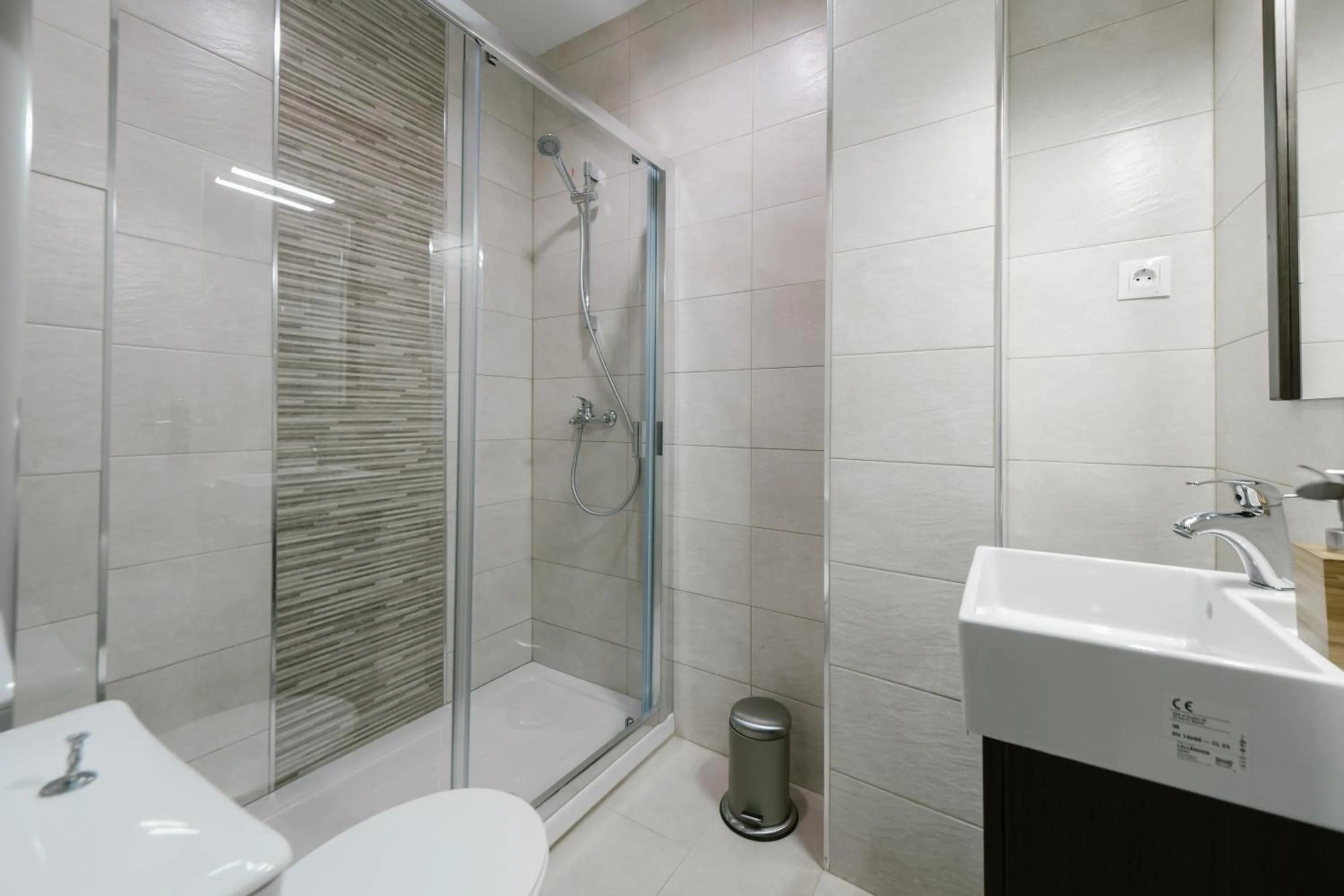 Alameda Amor Suite by Valcambre