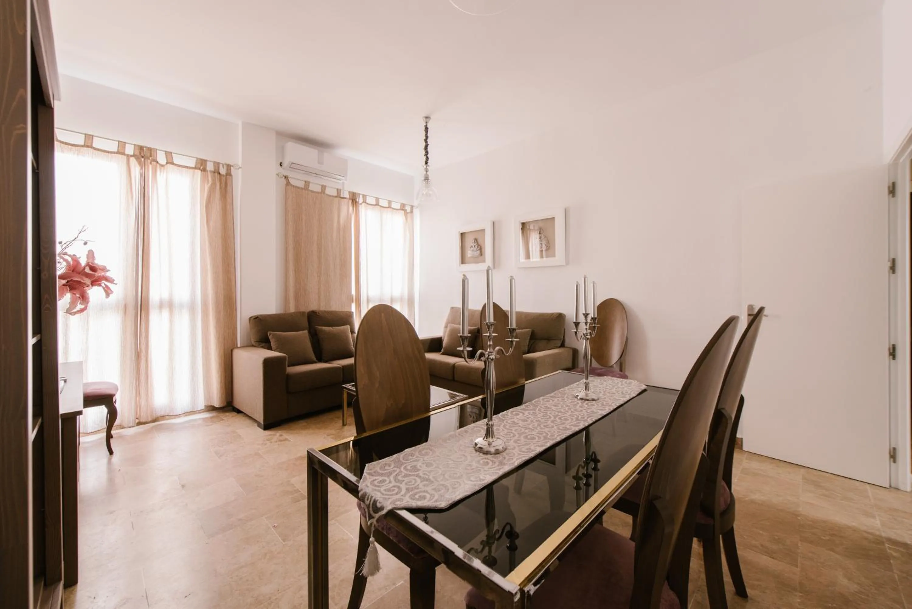 Alameda Amor Suite by Valcambre