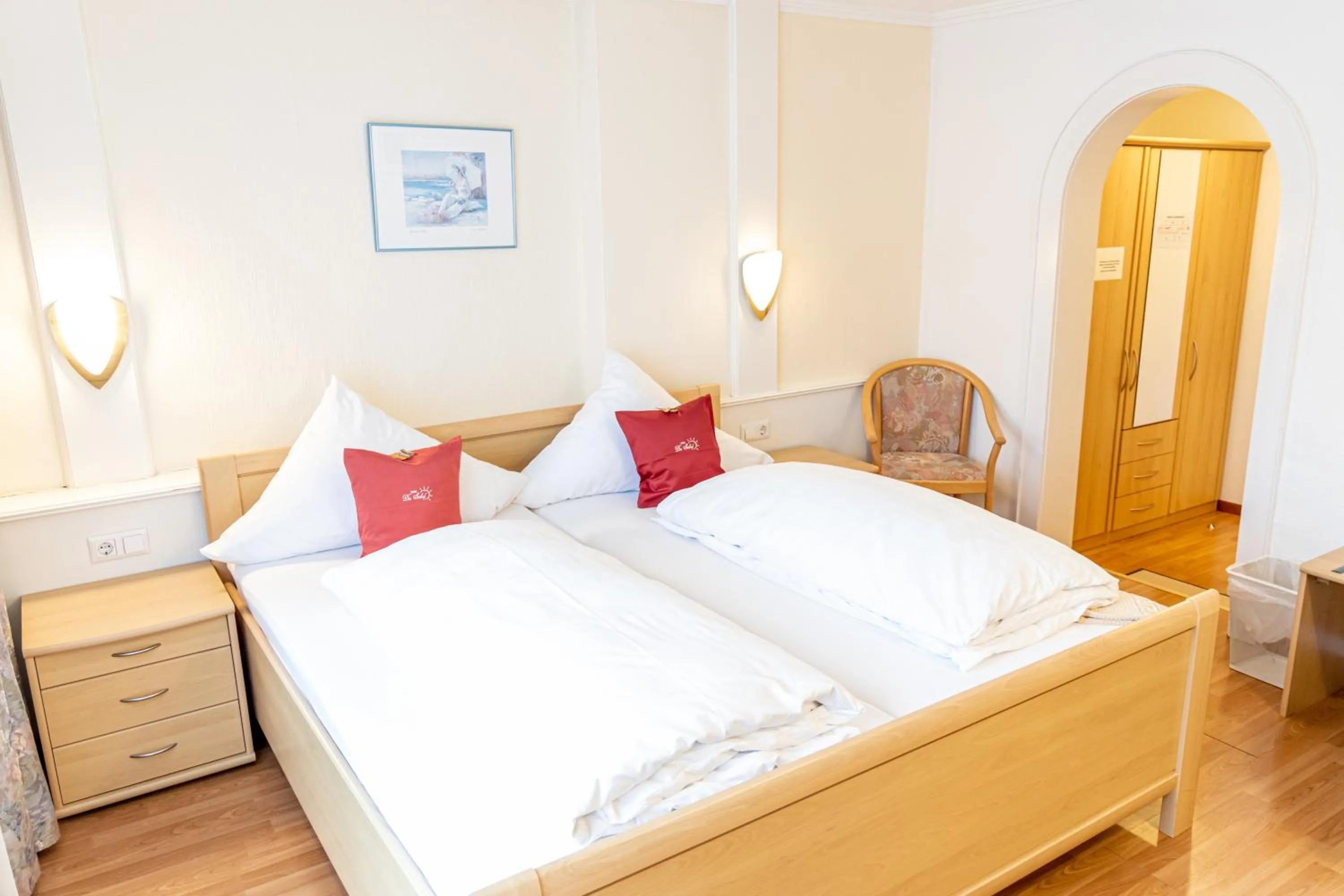 Photo of the whole room, Bed in Hotel Der Seehof