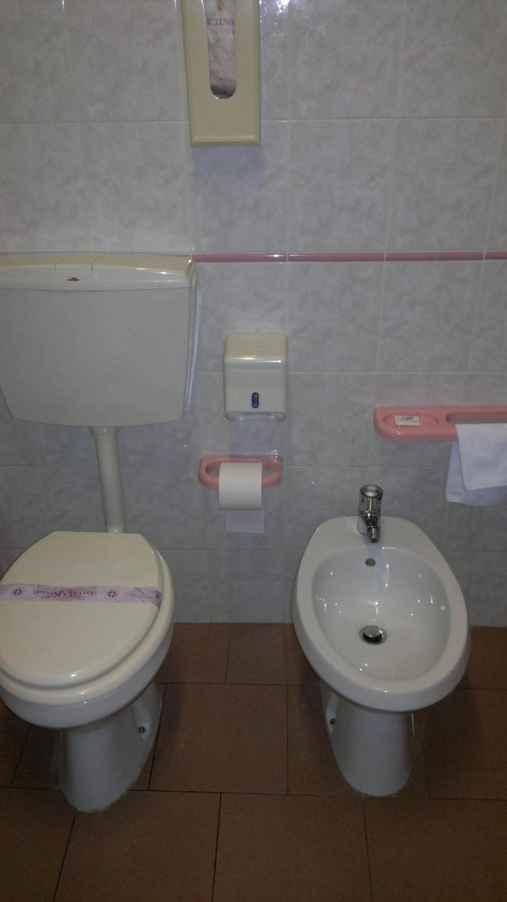 Bathroom in Hotel Centrale