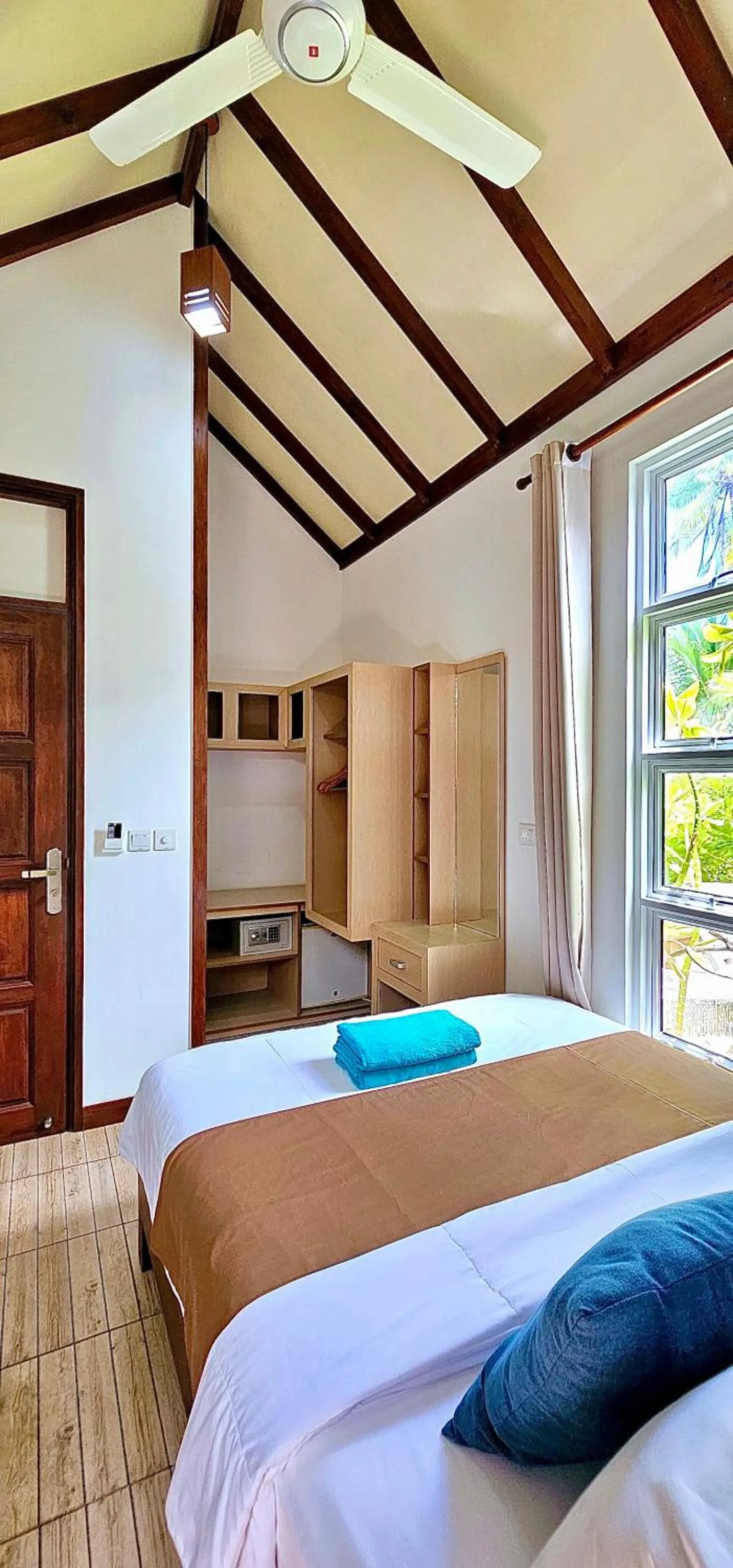 Guests, Bed in Beach Cottage