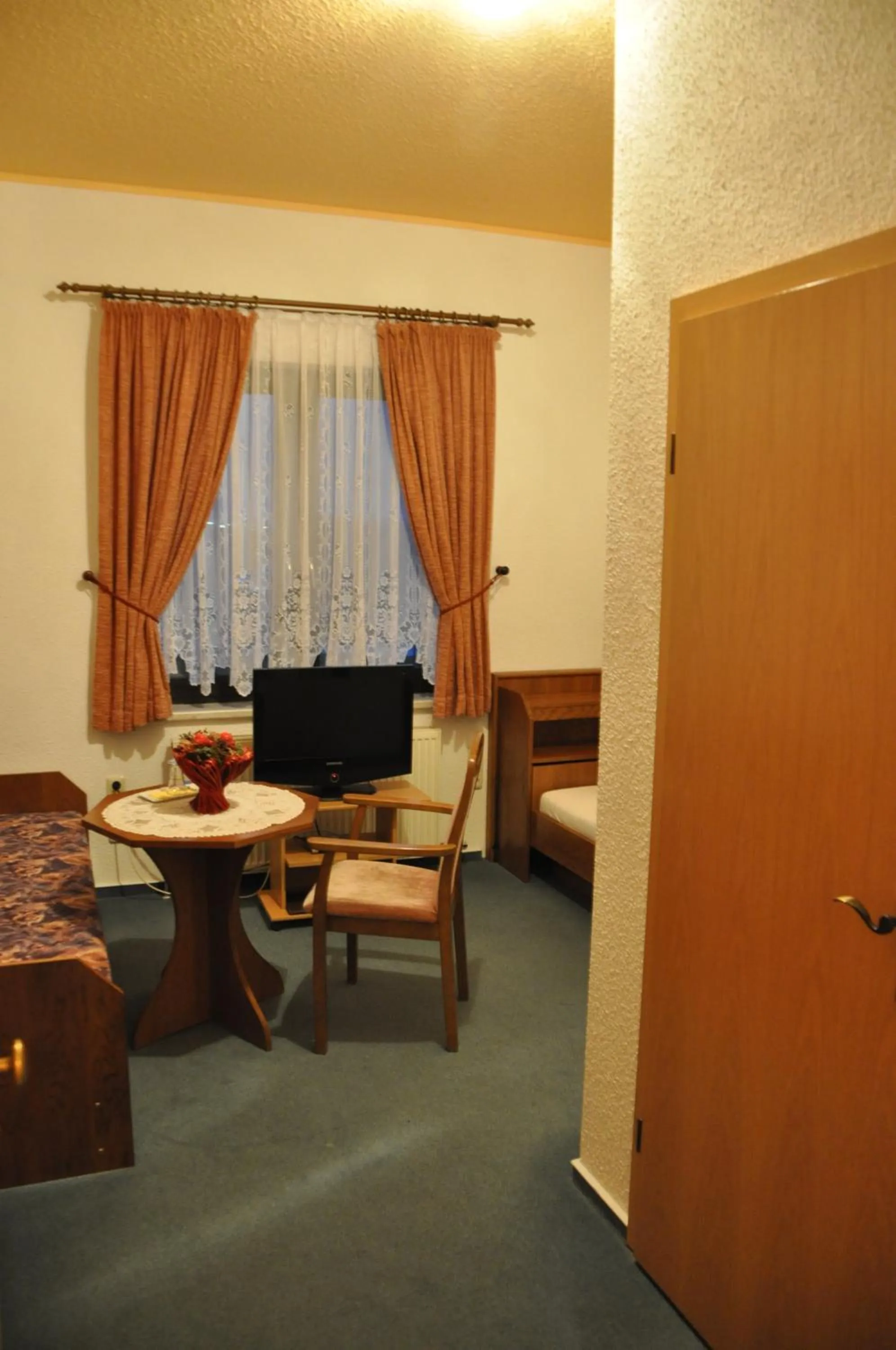 Photo of the whole room, Bed in Hotel-Restaurant Elsterblick