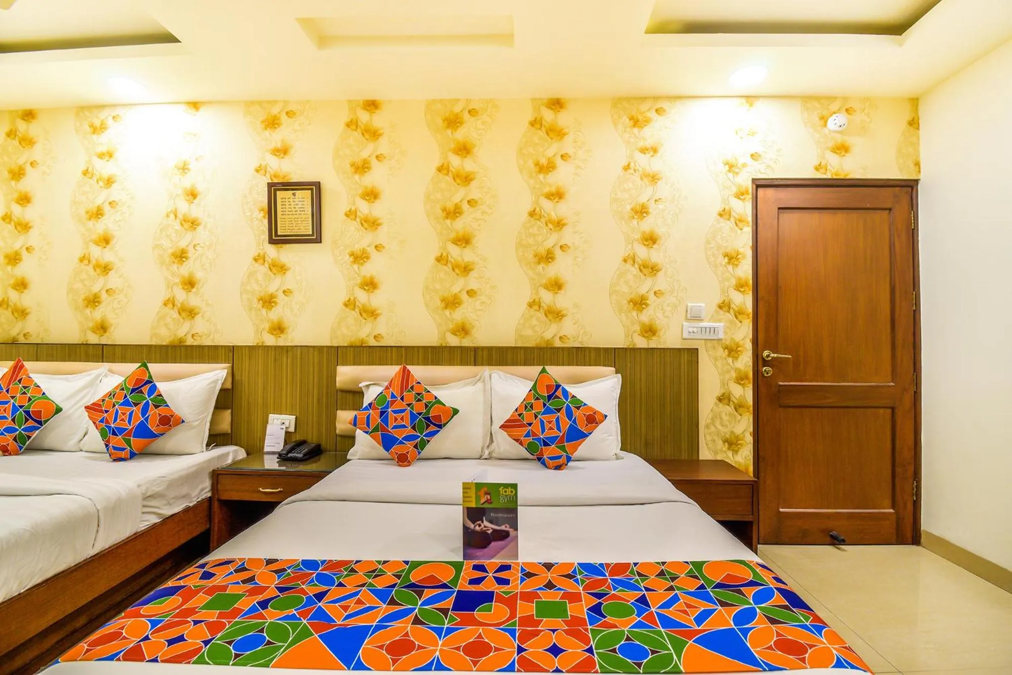 Bedroom, Bed in Hotel Le Golden