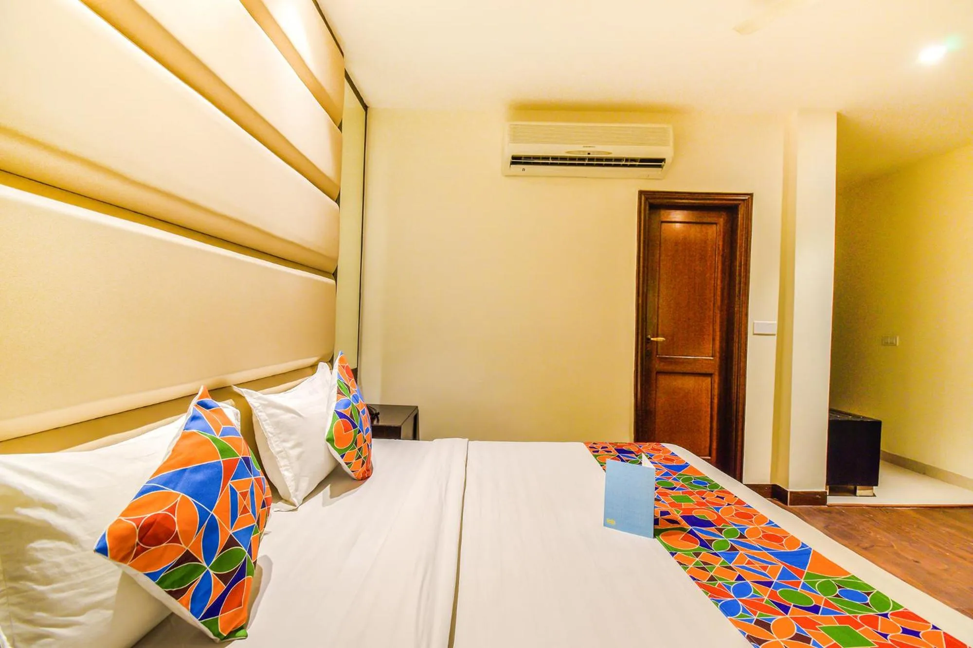 Bedroom, Bed in Hotel Le Golden