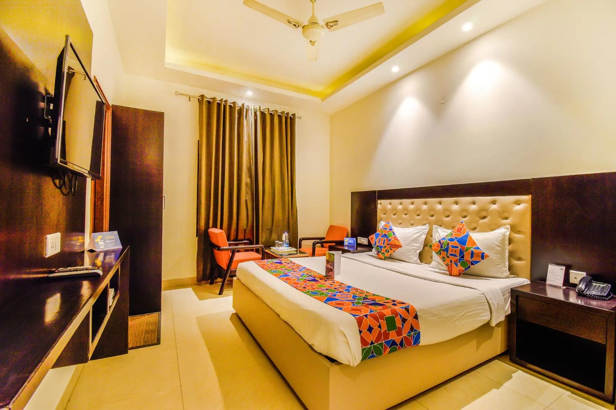 Bedroom, Bed in Hotel Le Golden