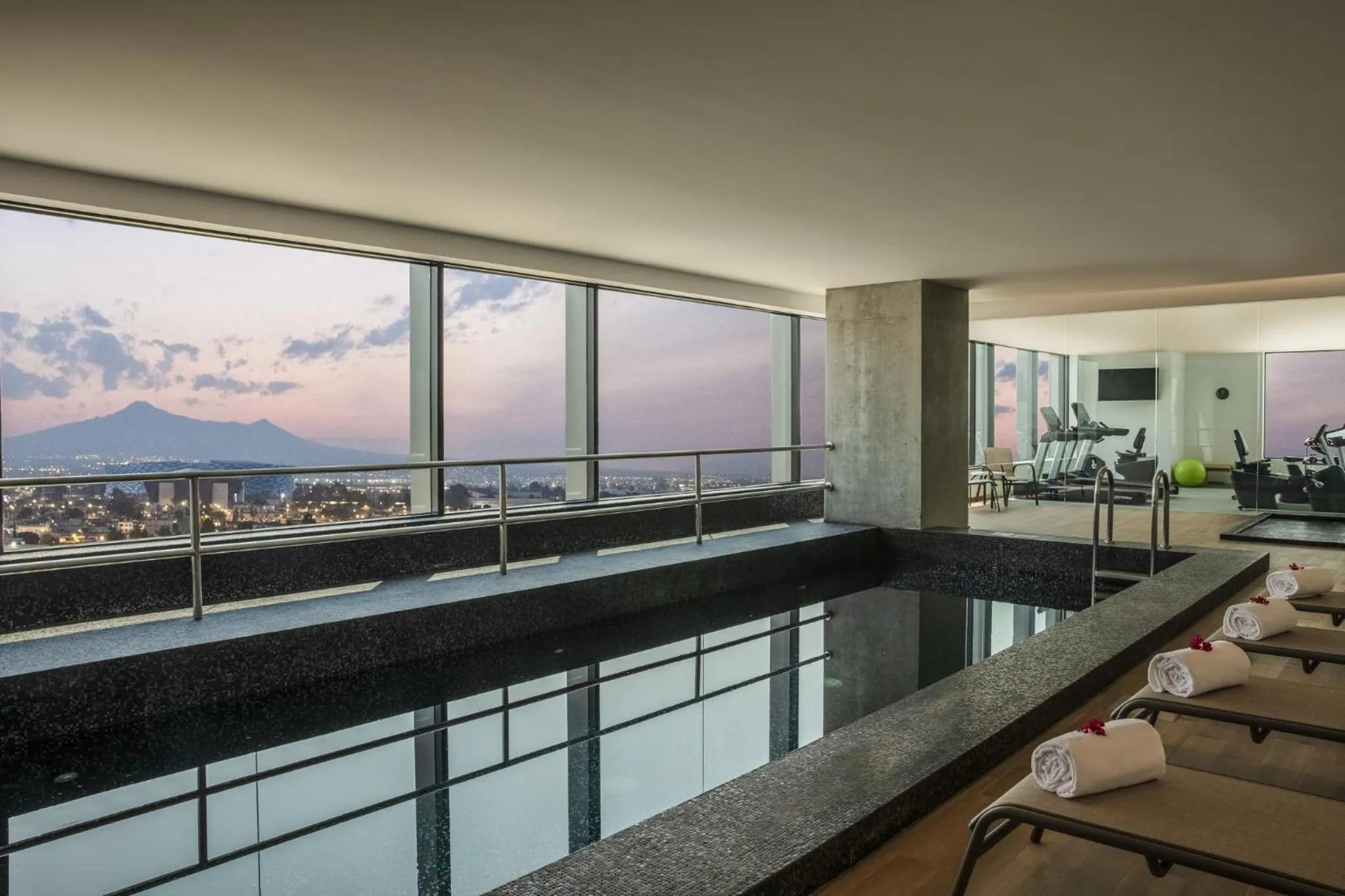 Swimming pool in Fiesta Inn Parque Puebla