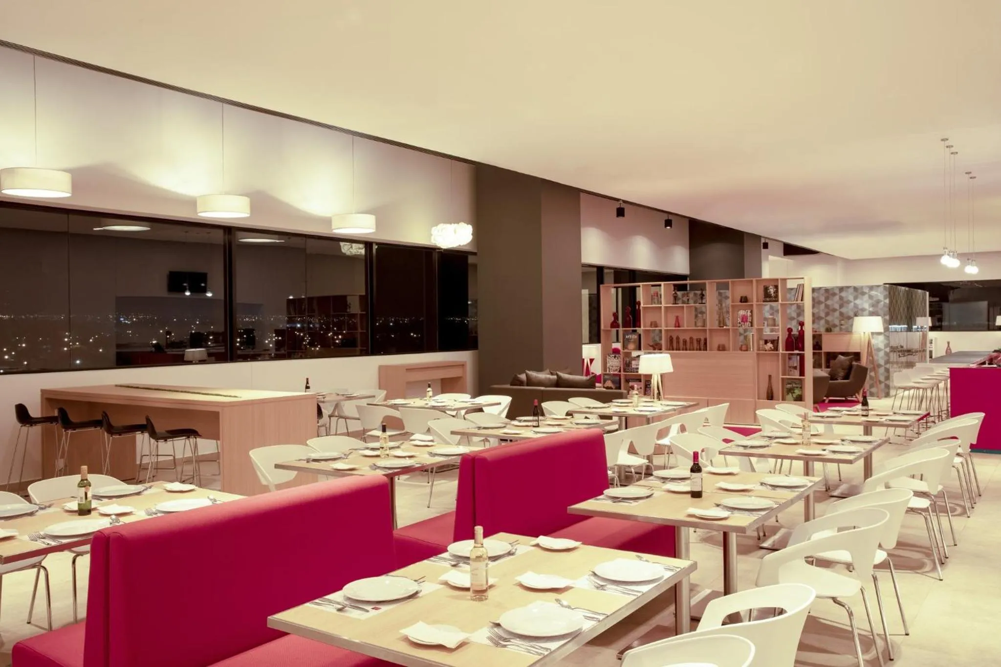 Restaurant/places to eat in Fiesta Inn Parque Puebla