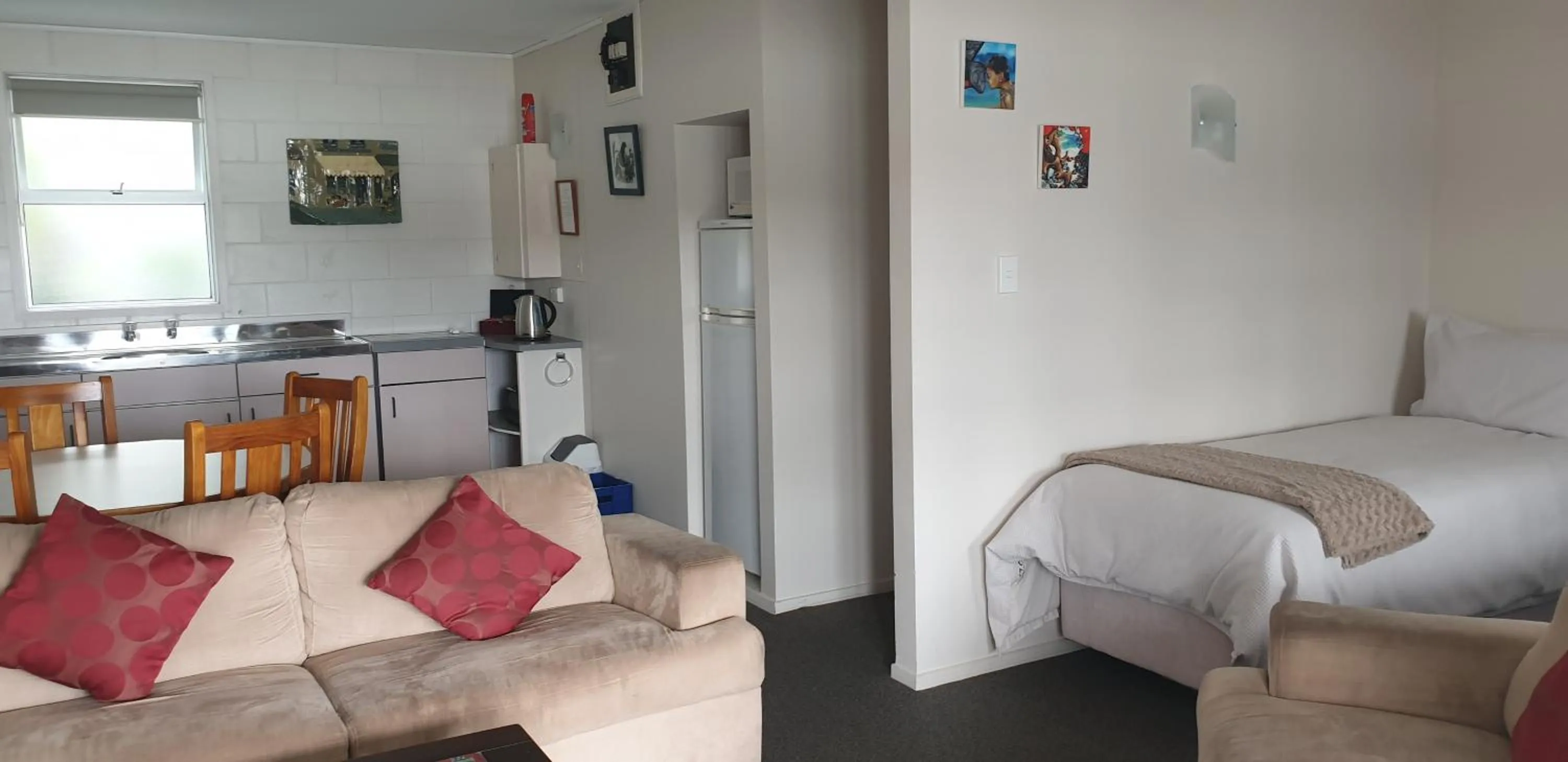 Bed in Whangaroa Lodge Motel