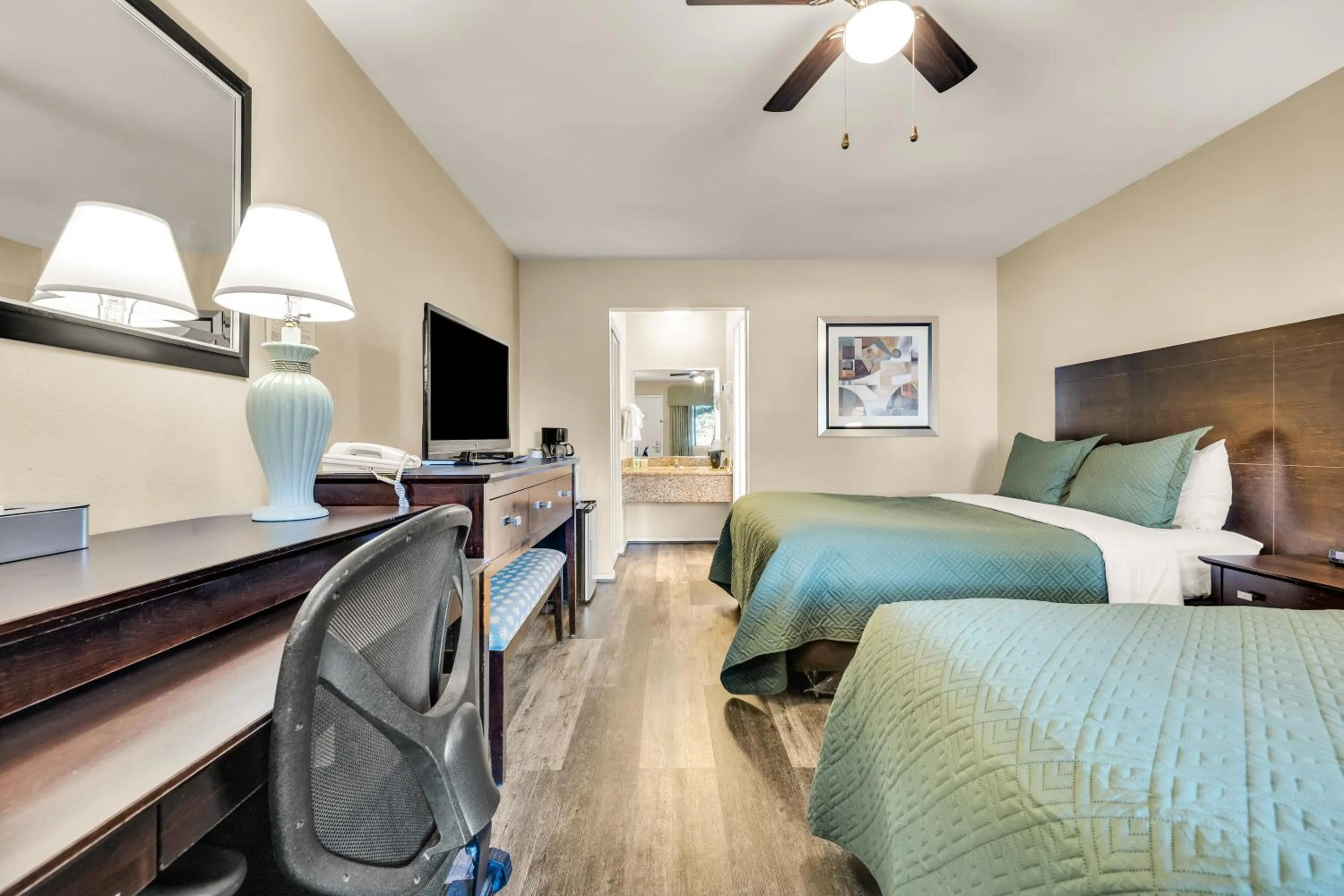 Scottish Fairway Inn