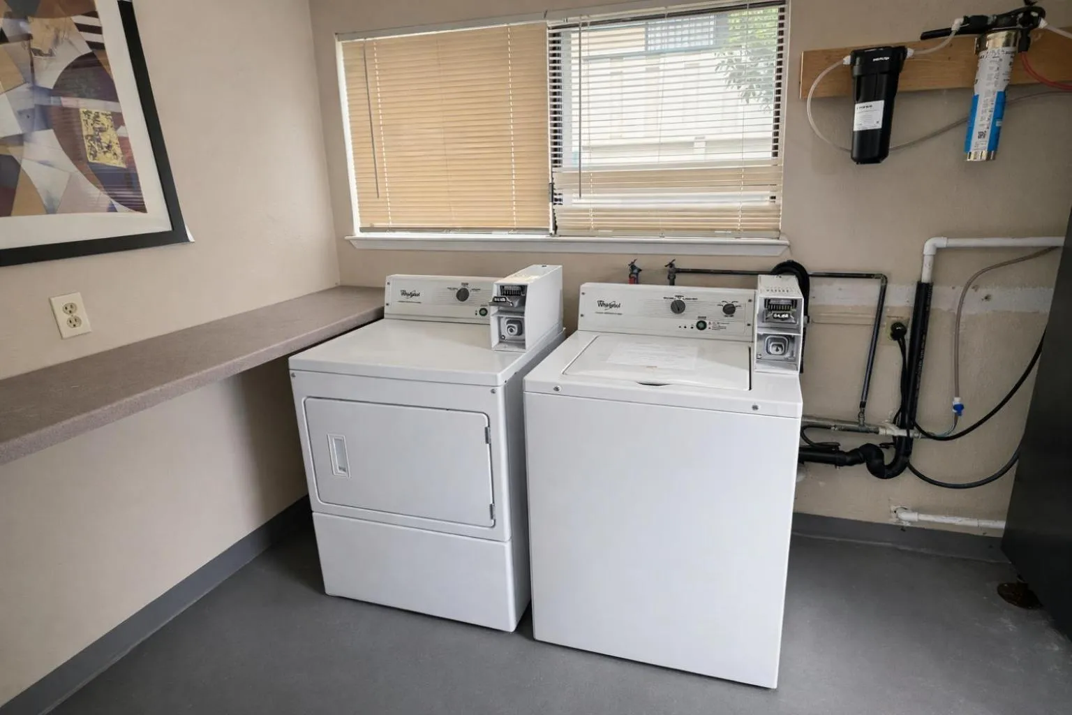 laundry in Scottish Fairway Inn