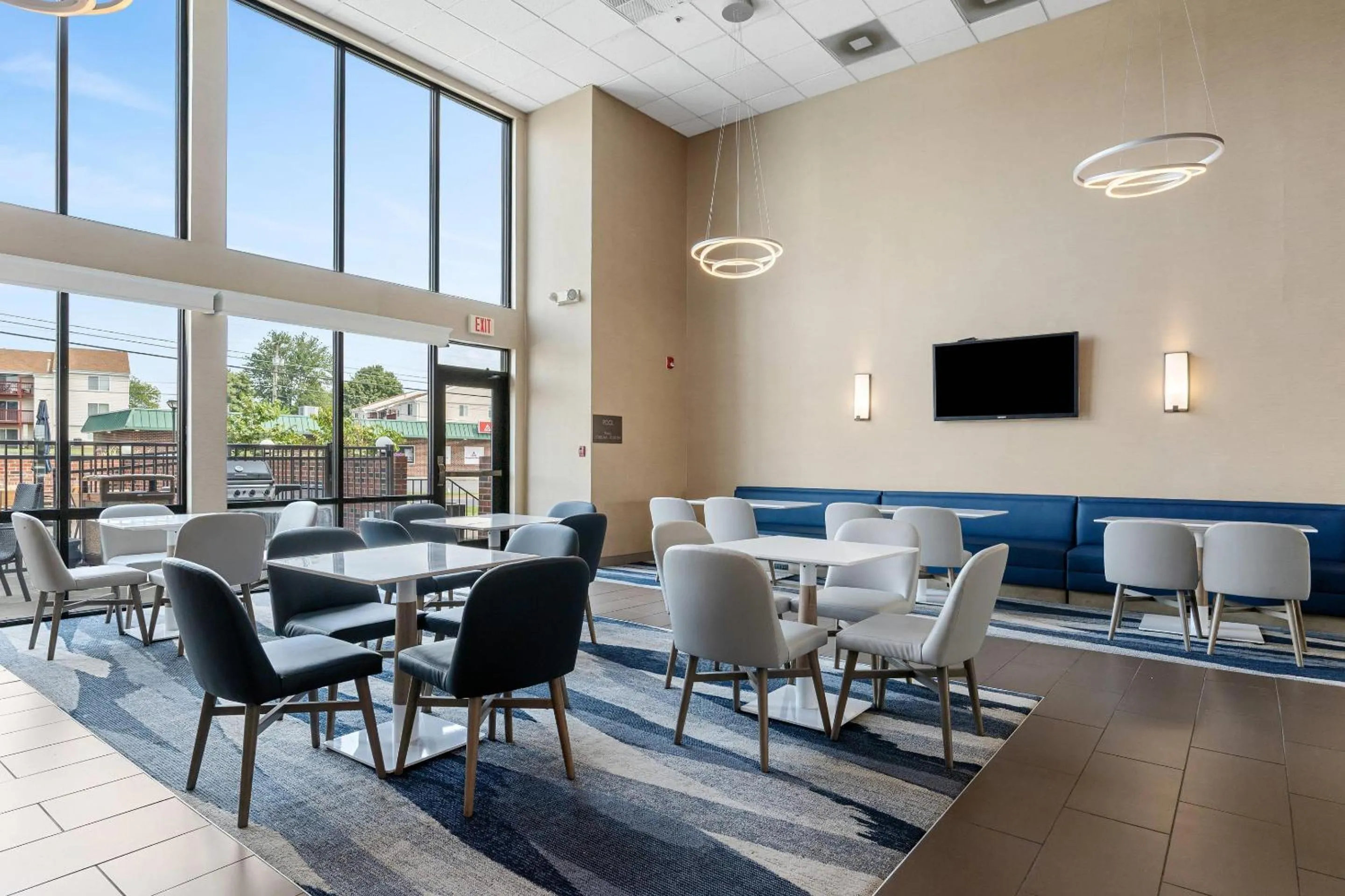 Breakfast in Comfort Inn Aikens Center