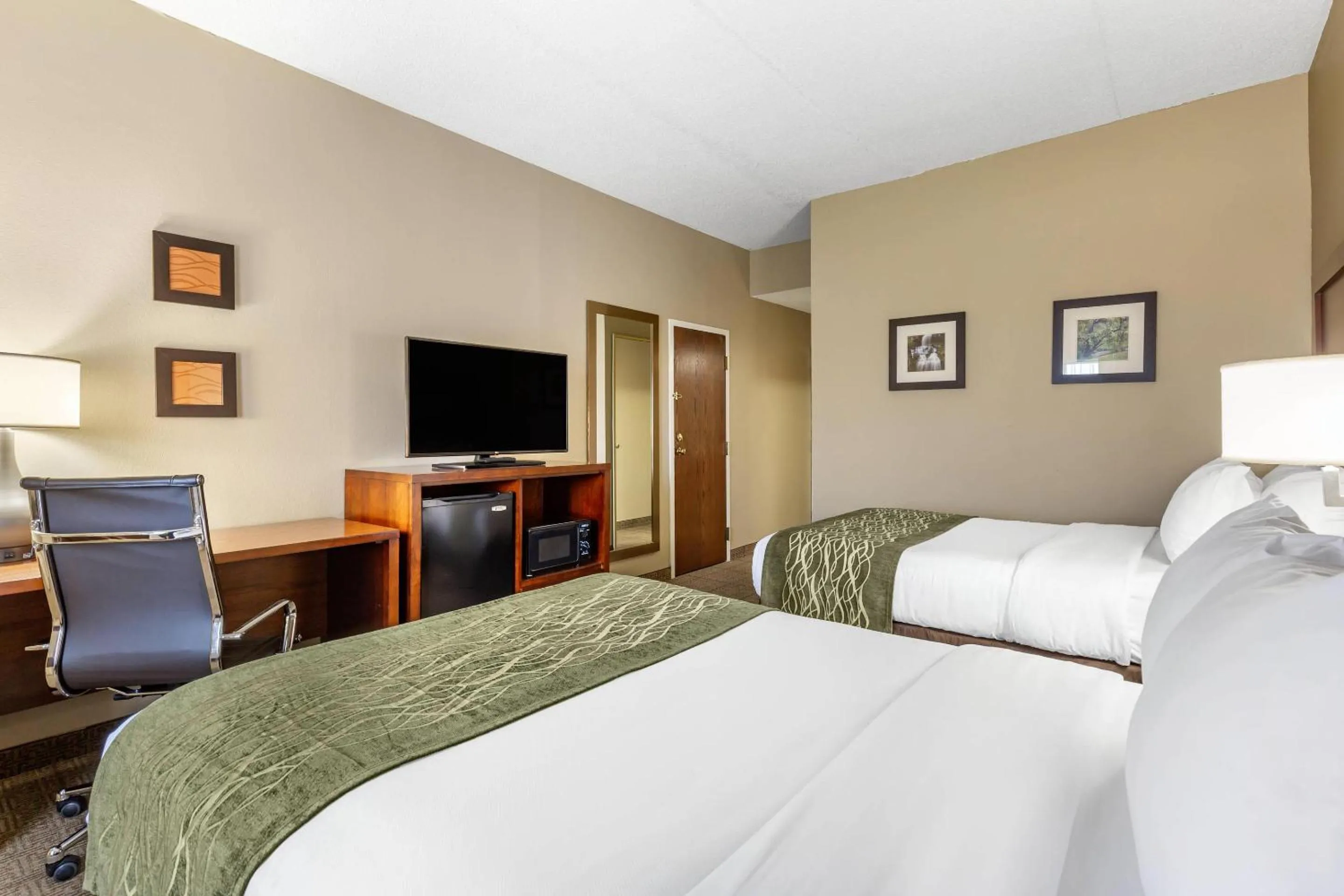 Bedroom, Bed in Comfort Inn Aikens Center