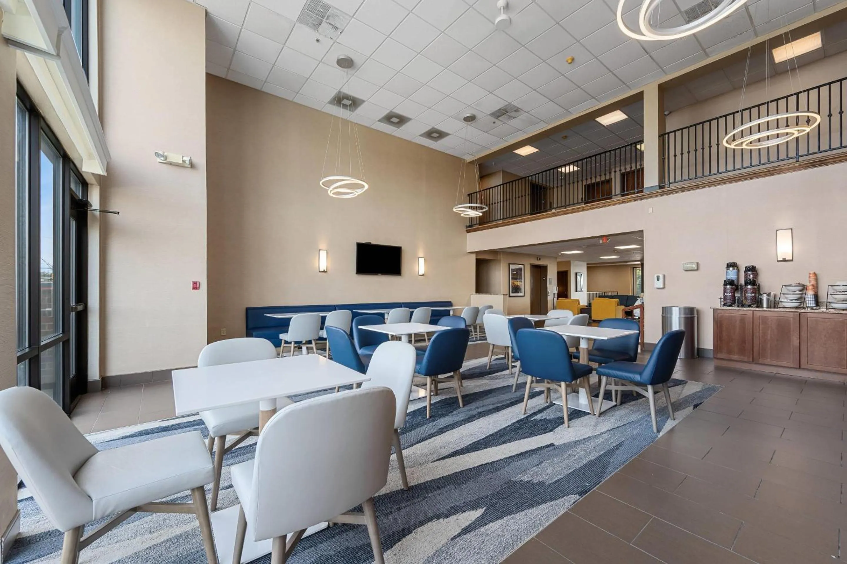 Breakfast in Comfort Inn Aikens Center