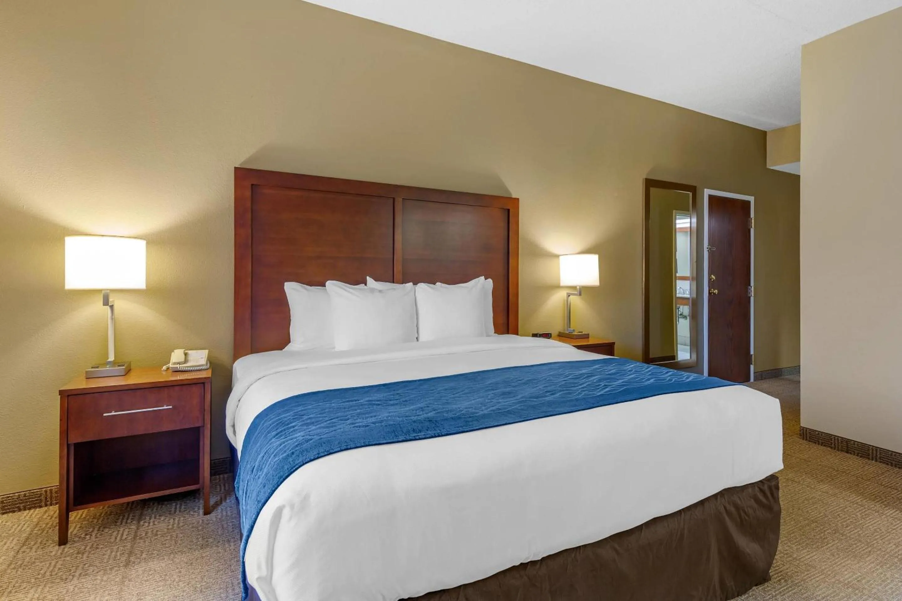 Bedroom, Bed in Comfort Inn Aikens Center