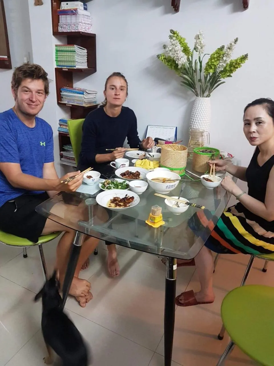 Food and drinks in Kota's House Homestay