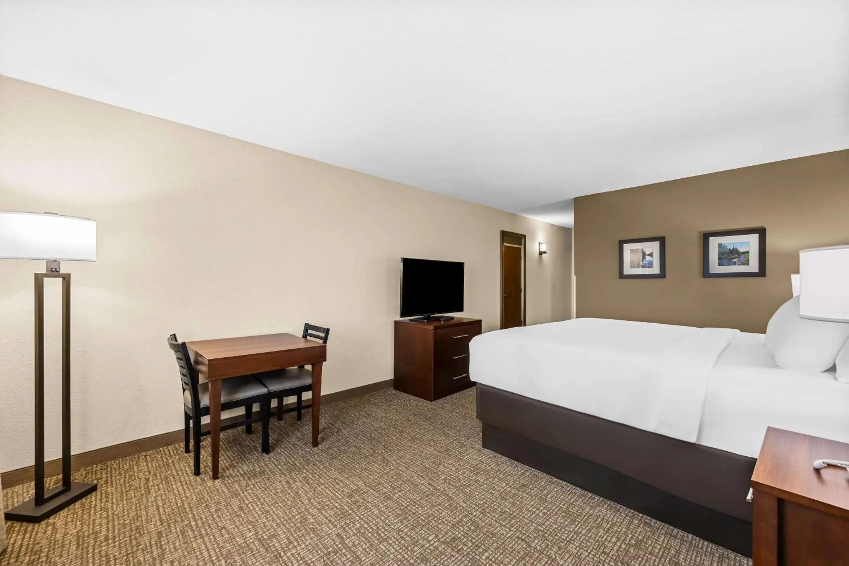Bedroom, Bed in Comfort Inn & Suites Pueblo
