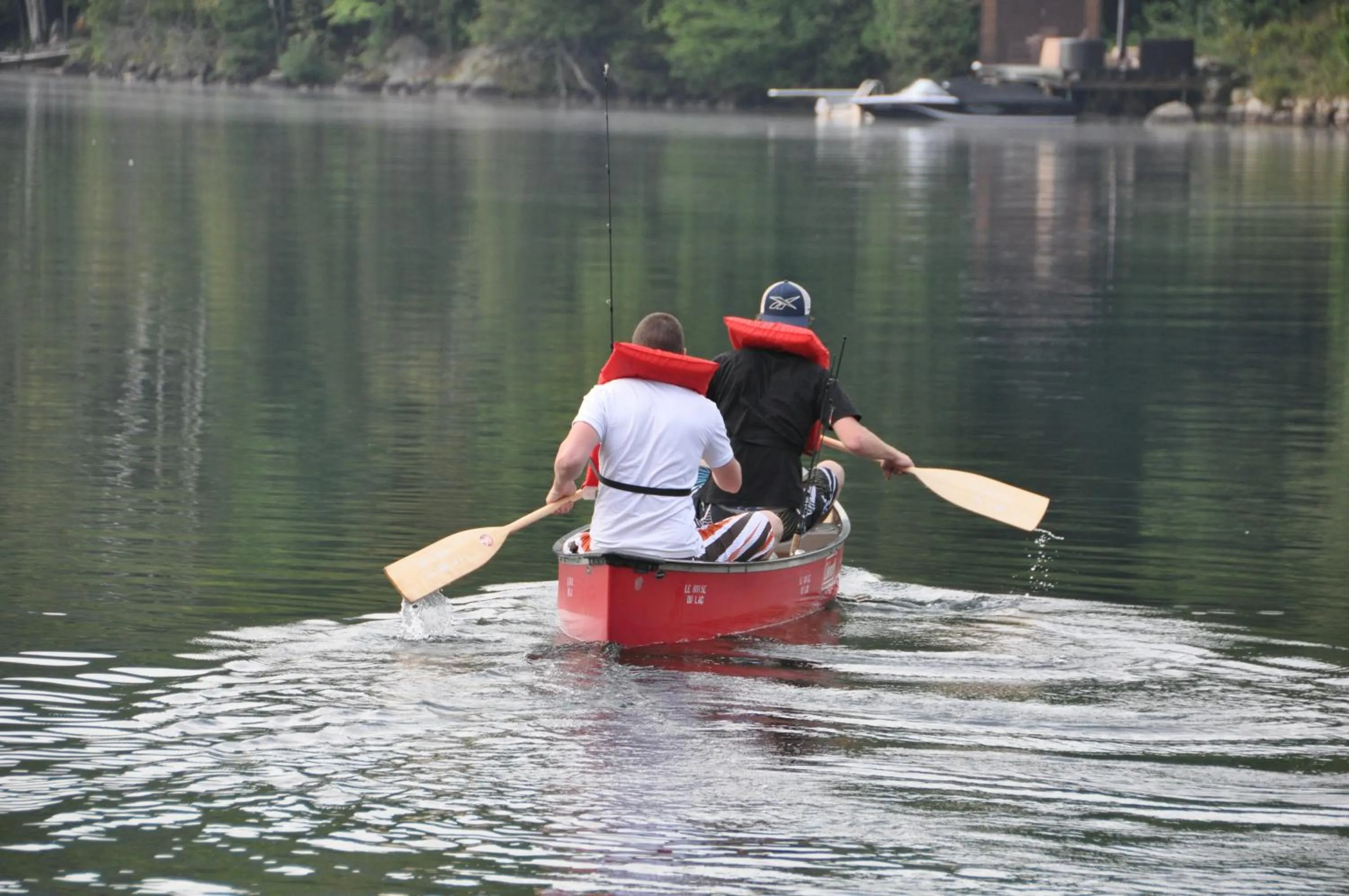 Canoeing in Le Boisé du Lac