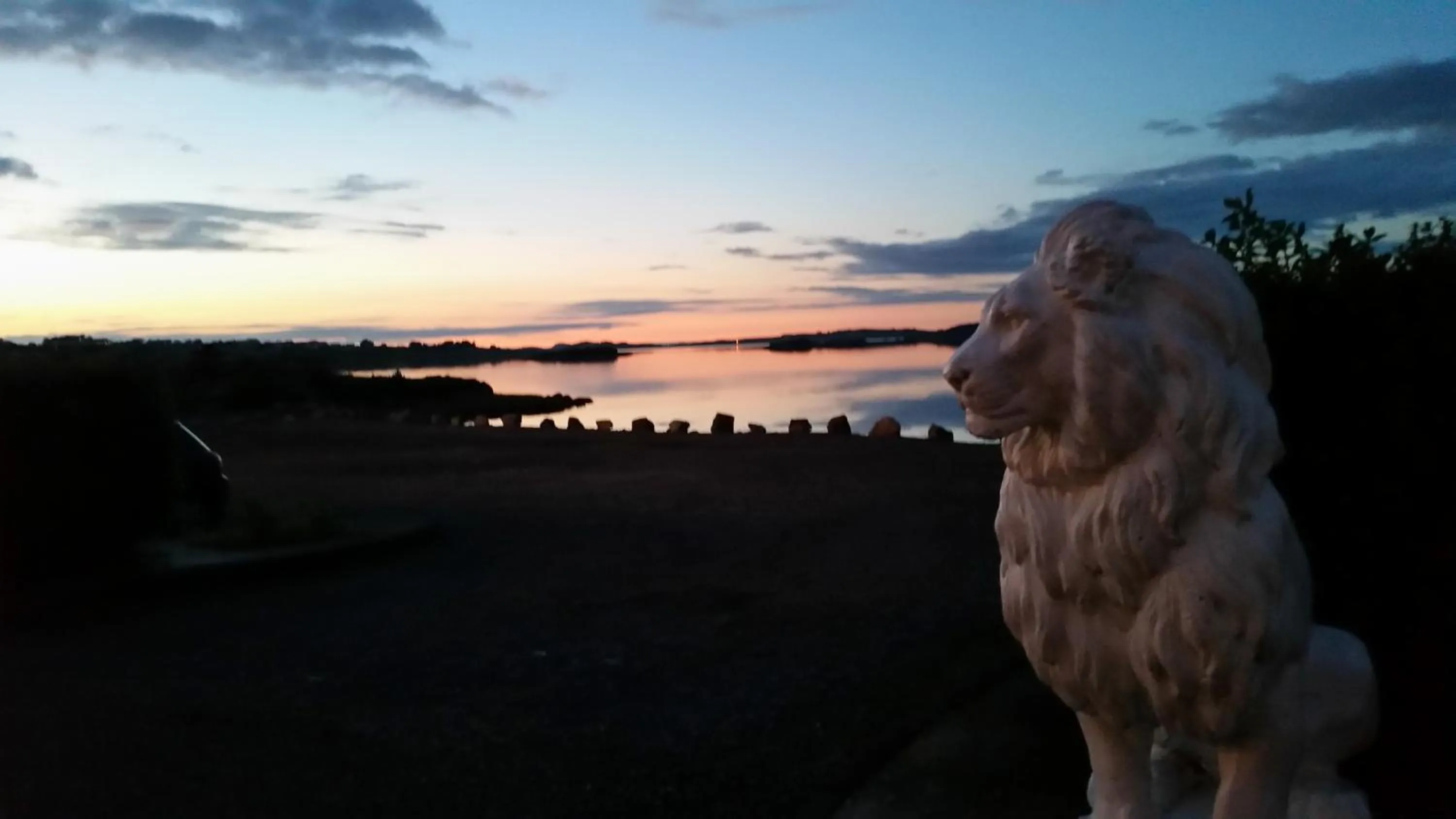 People in Caisleain Oir Hotel