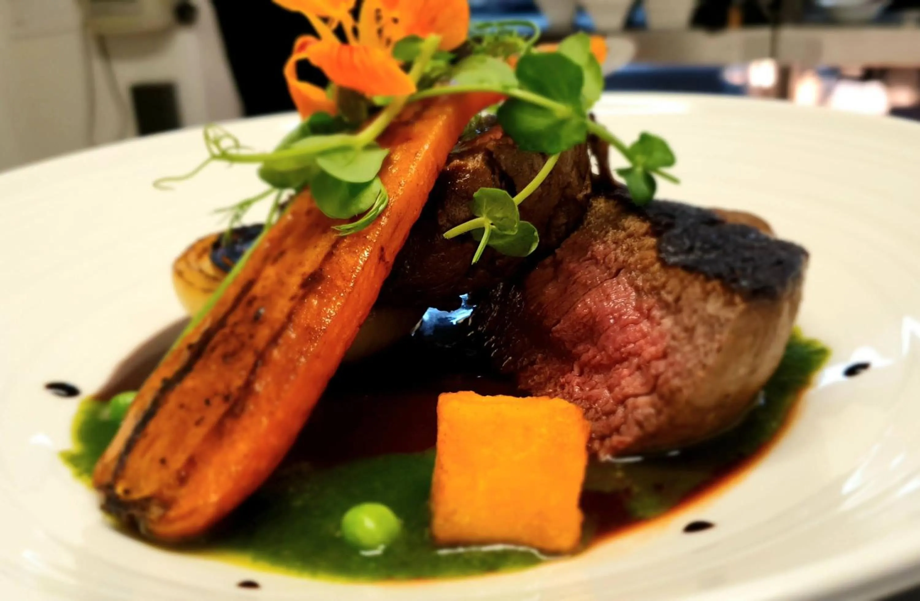 Restaurant/places to eat in Caisleain Oir Hotel