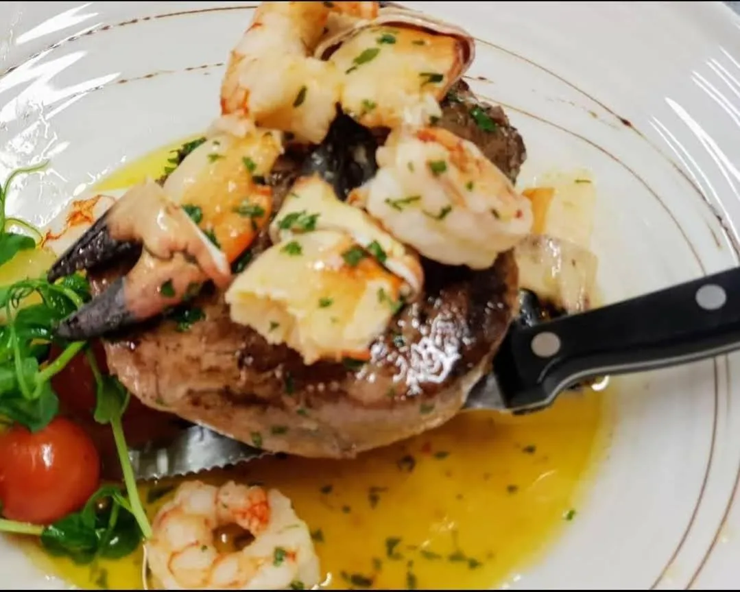 Restaurant/places to eat in Caisleain Oir Hotel