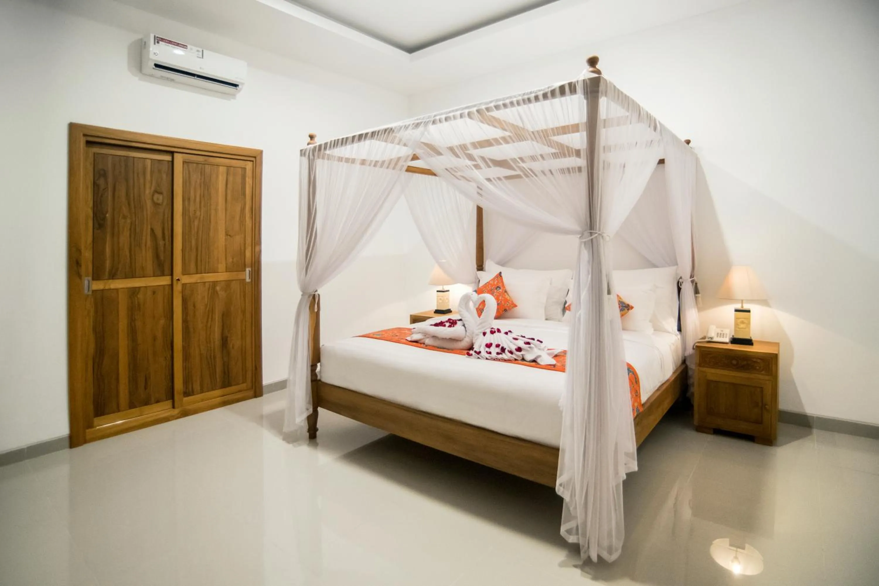 Bed in Sandi Agung Villa Bidadari