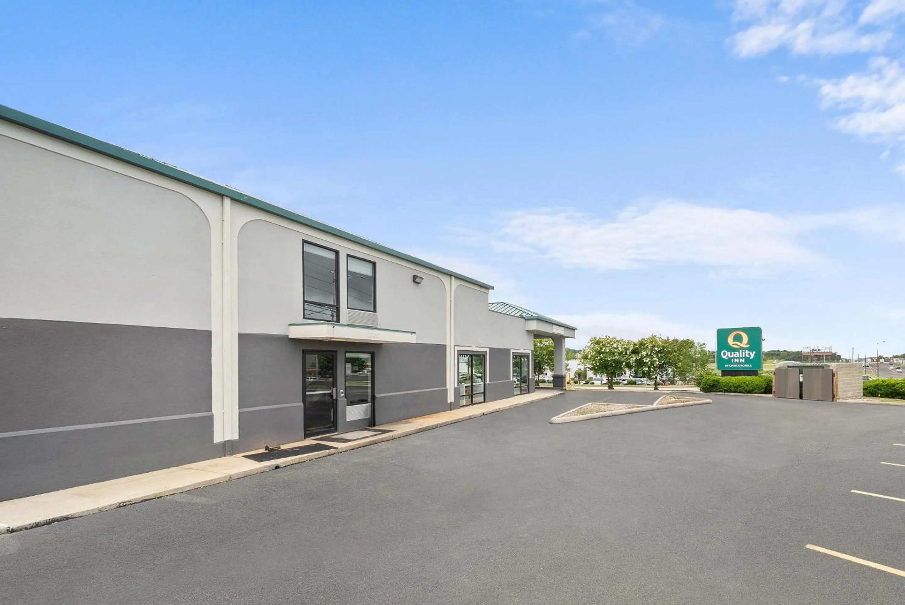 Property building in Quality Inn Auburn Campus Area I-85