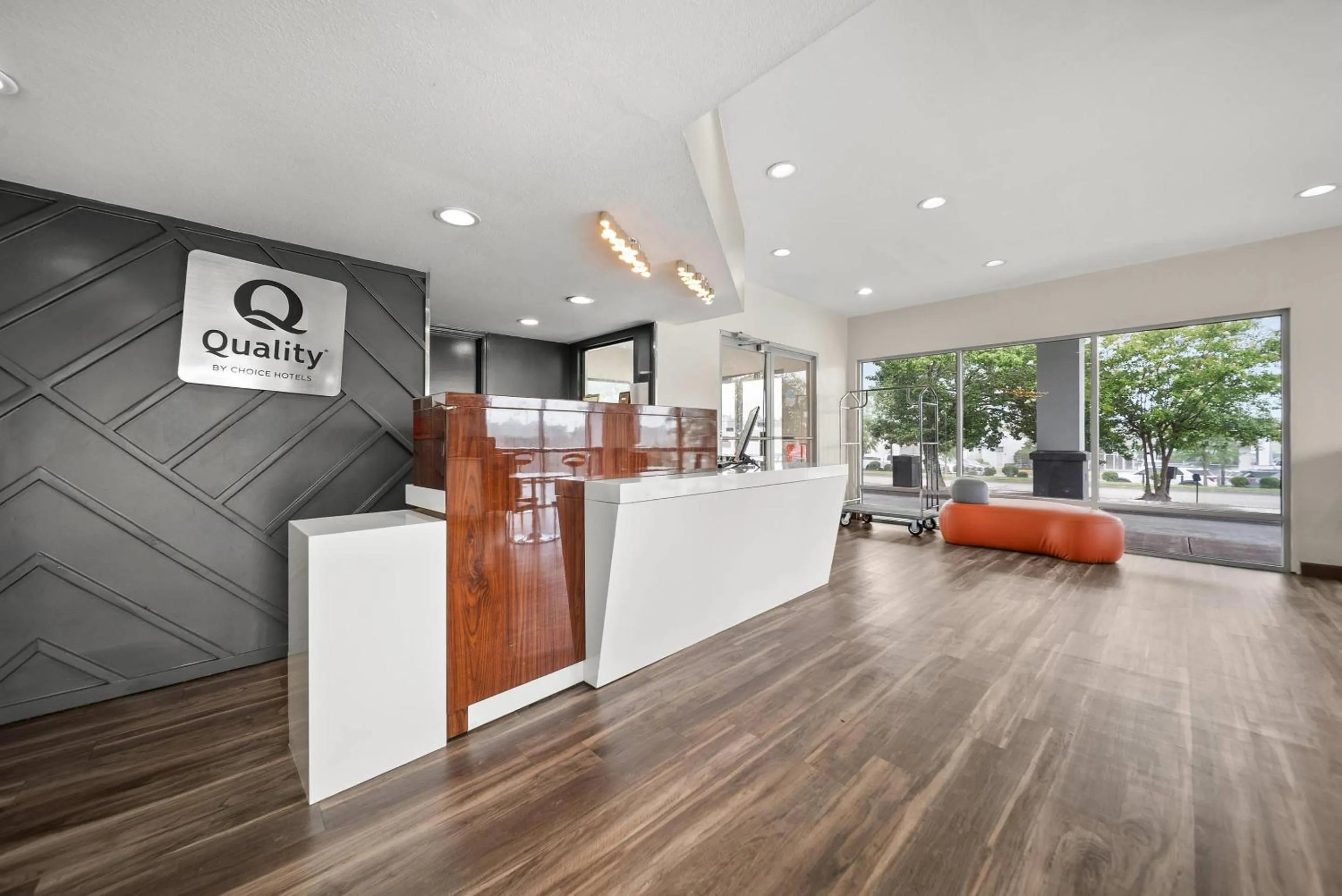 Lobby or reception in Quality Inn Auburn Campus Area I-85